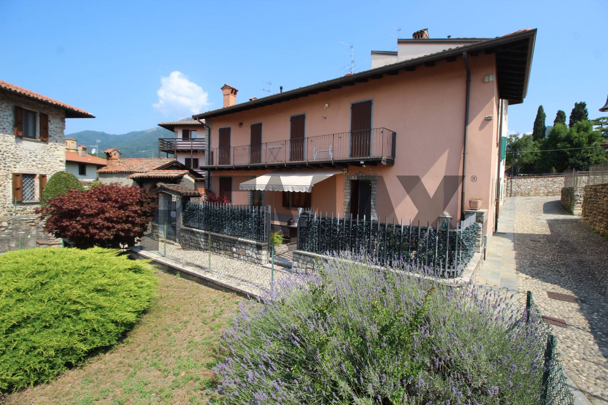 Casa all'aperto