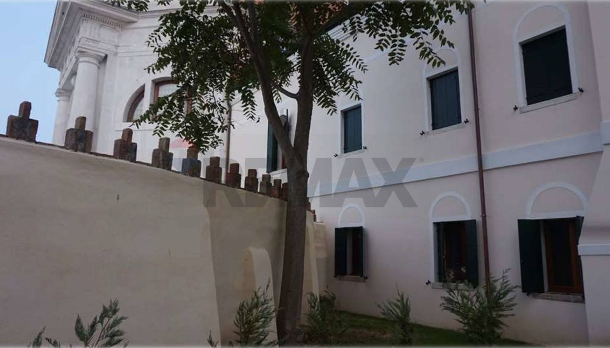 Edificio all'aperto