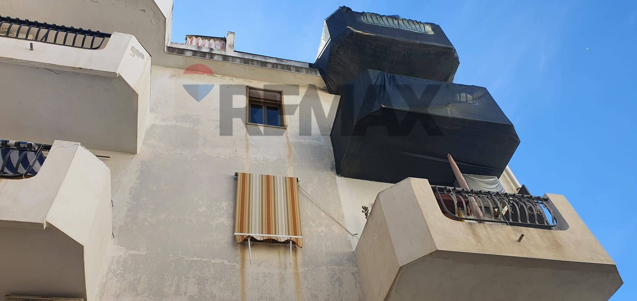 Edificio all'aperto