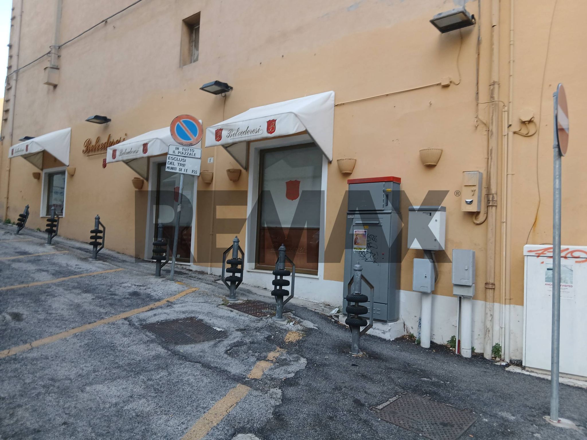 Edificio all'aperto