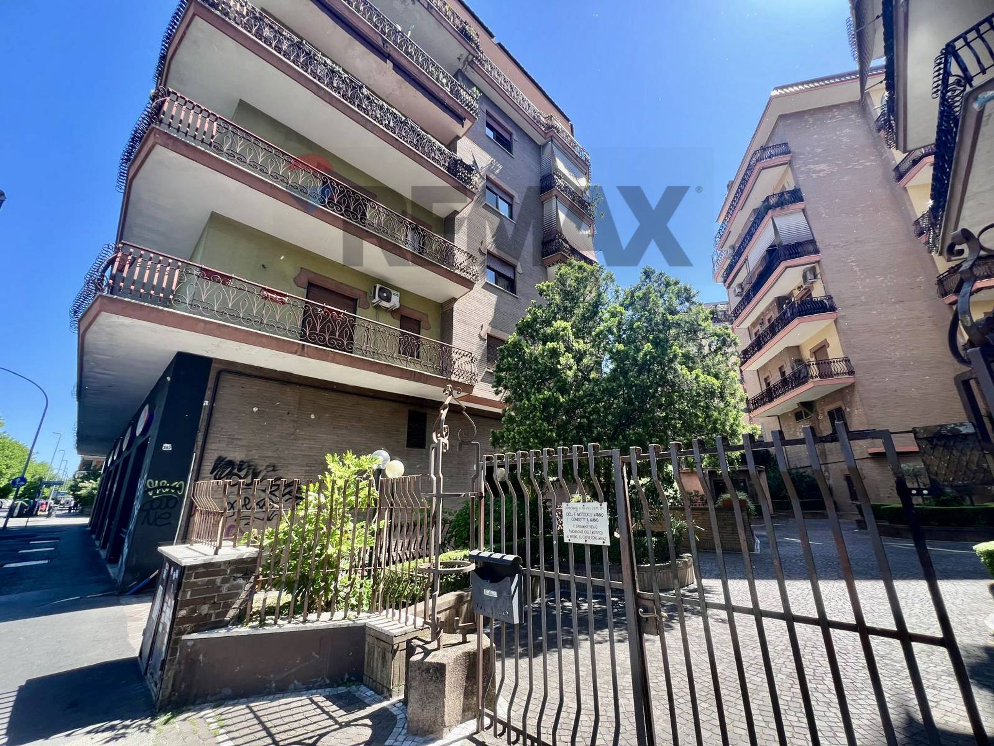 Edificio all'aperto