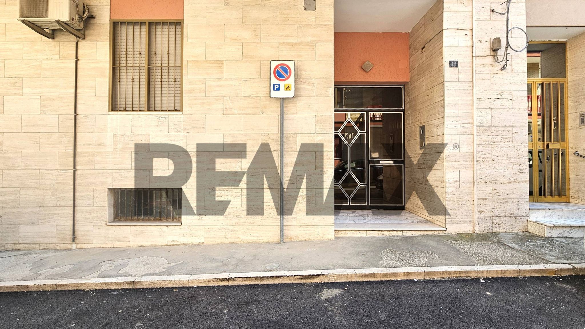 Edificio all'aperto