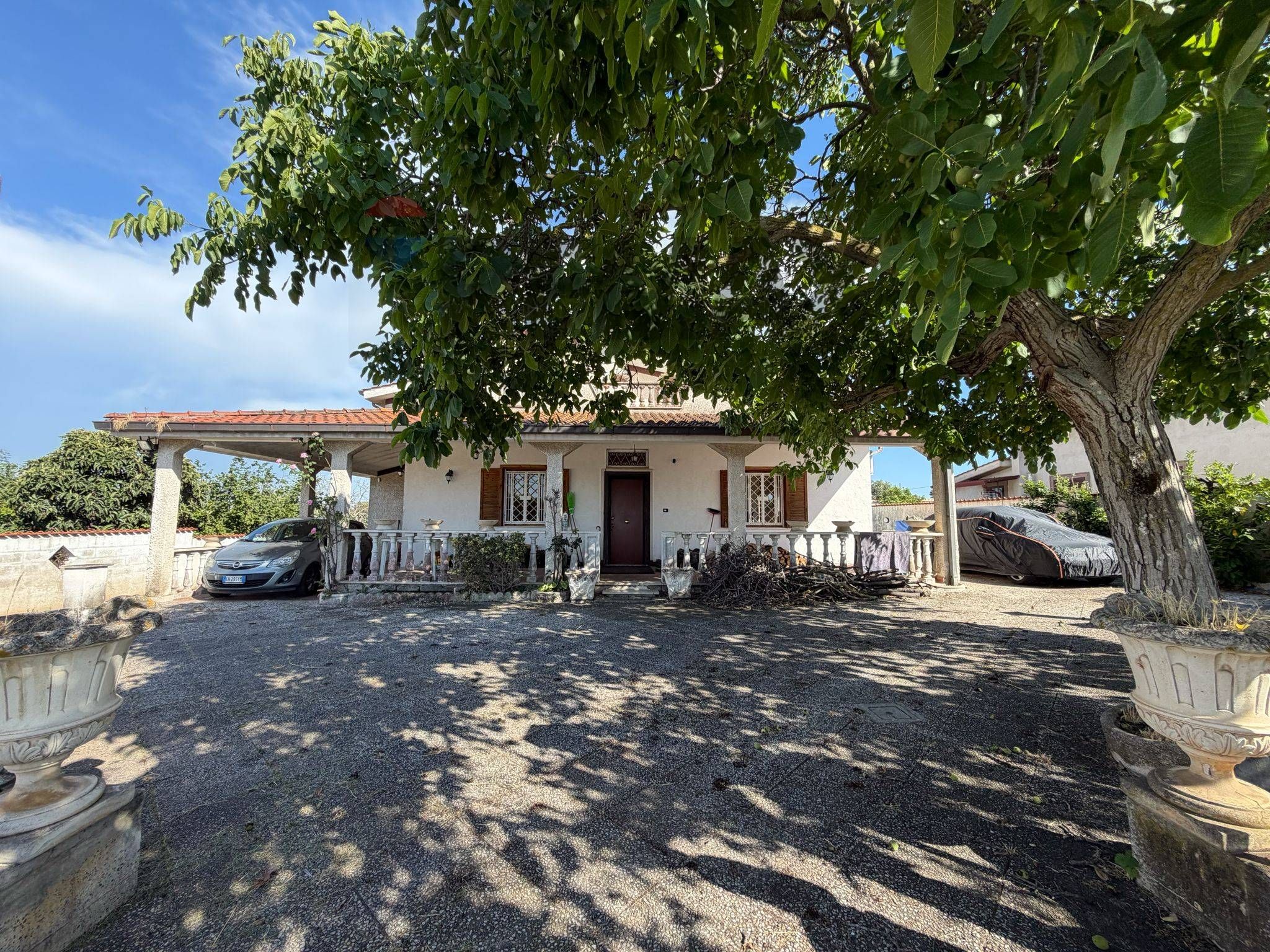 Property in Aprilia