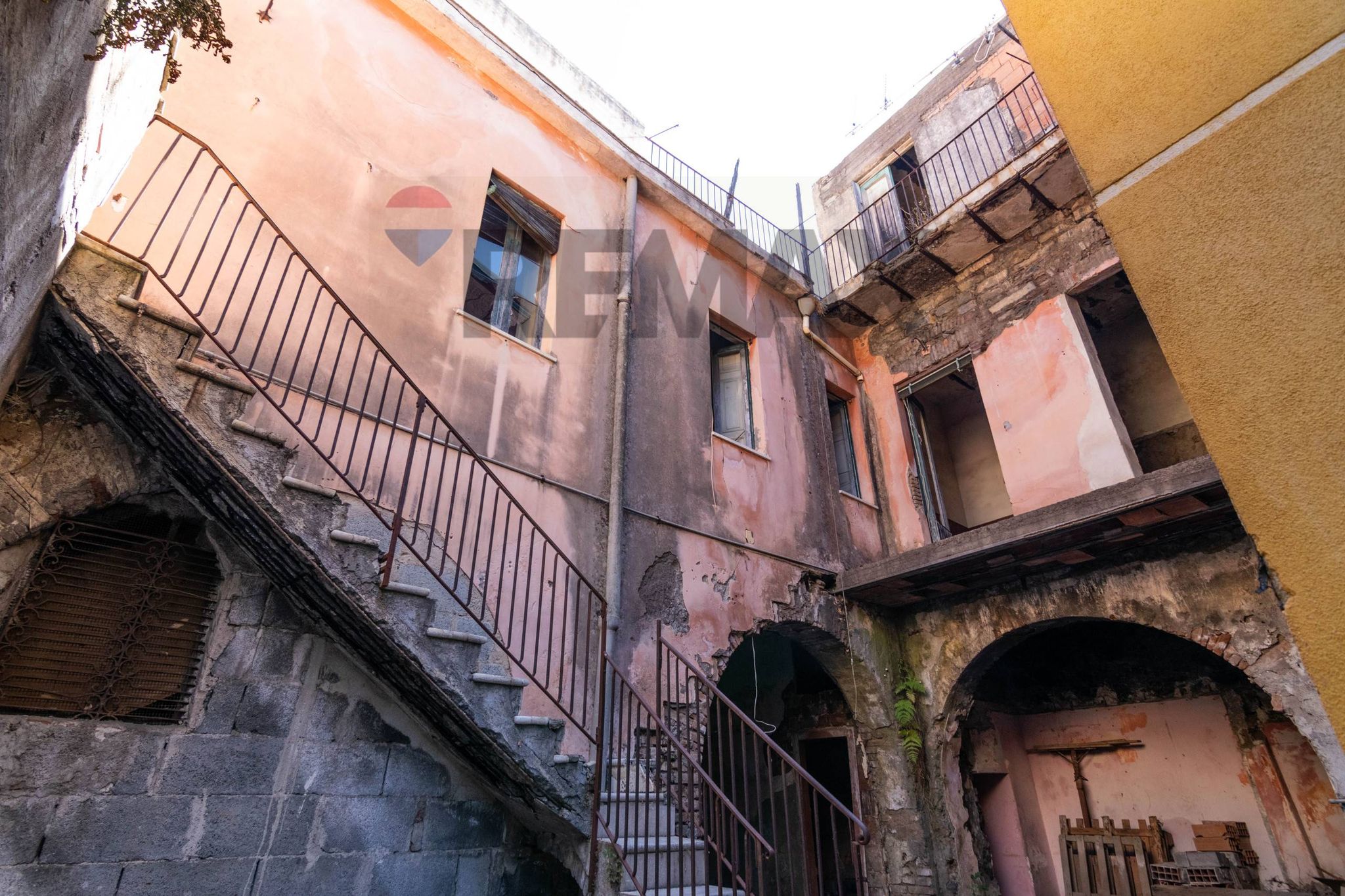 Edificio all'aperto