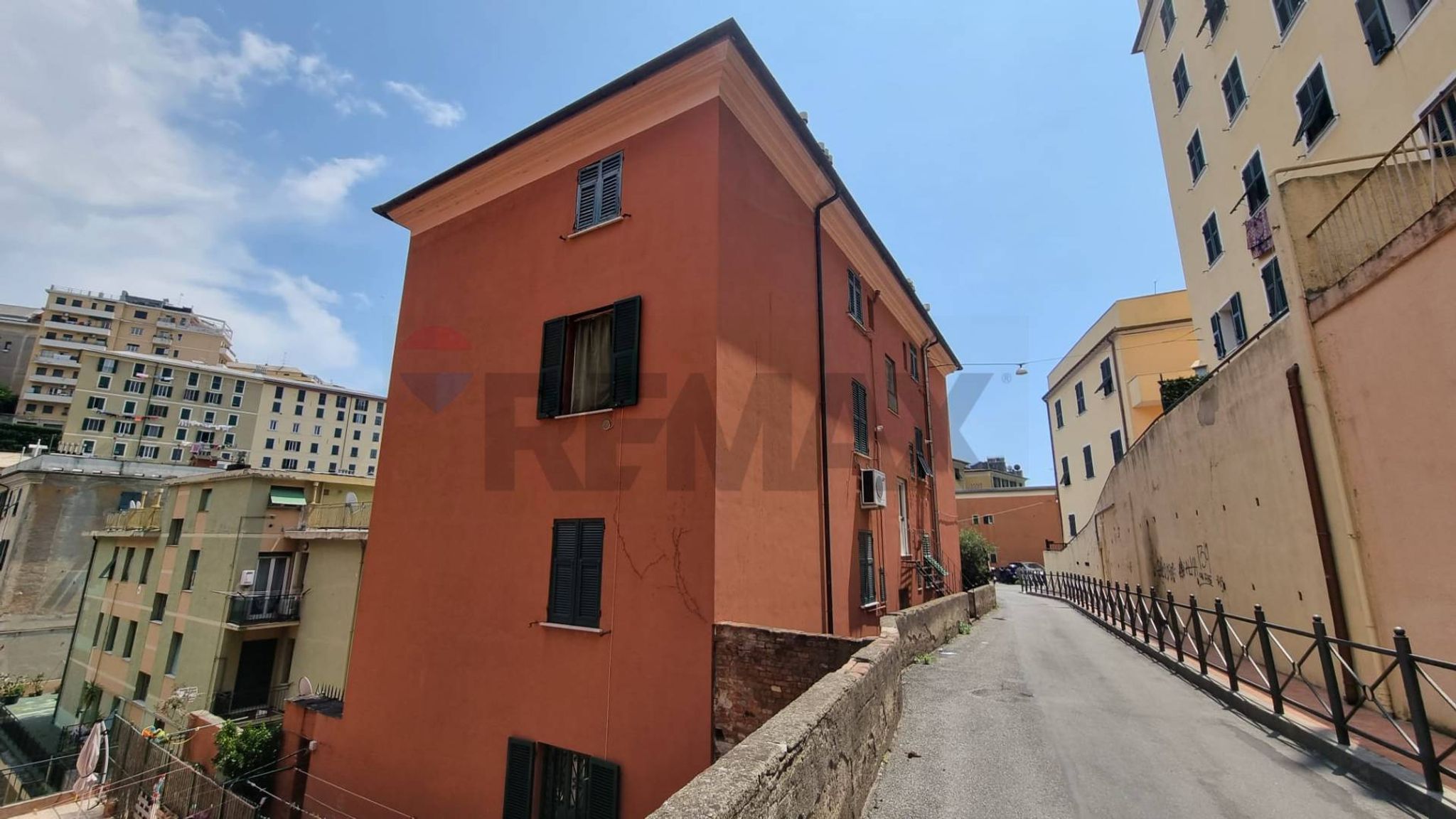 Immobile a Genova