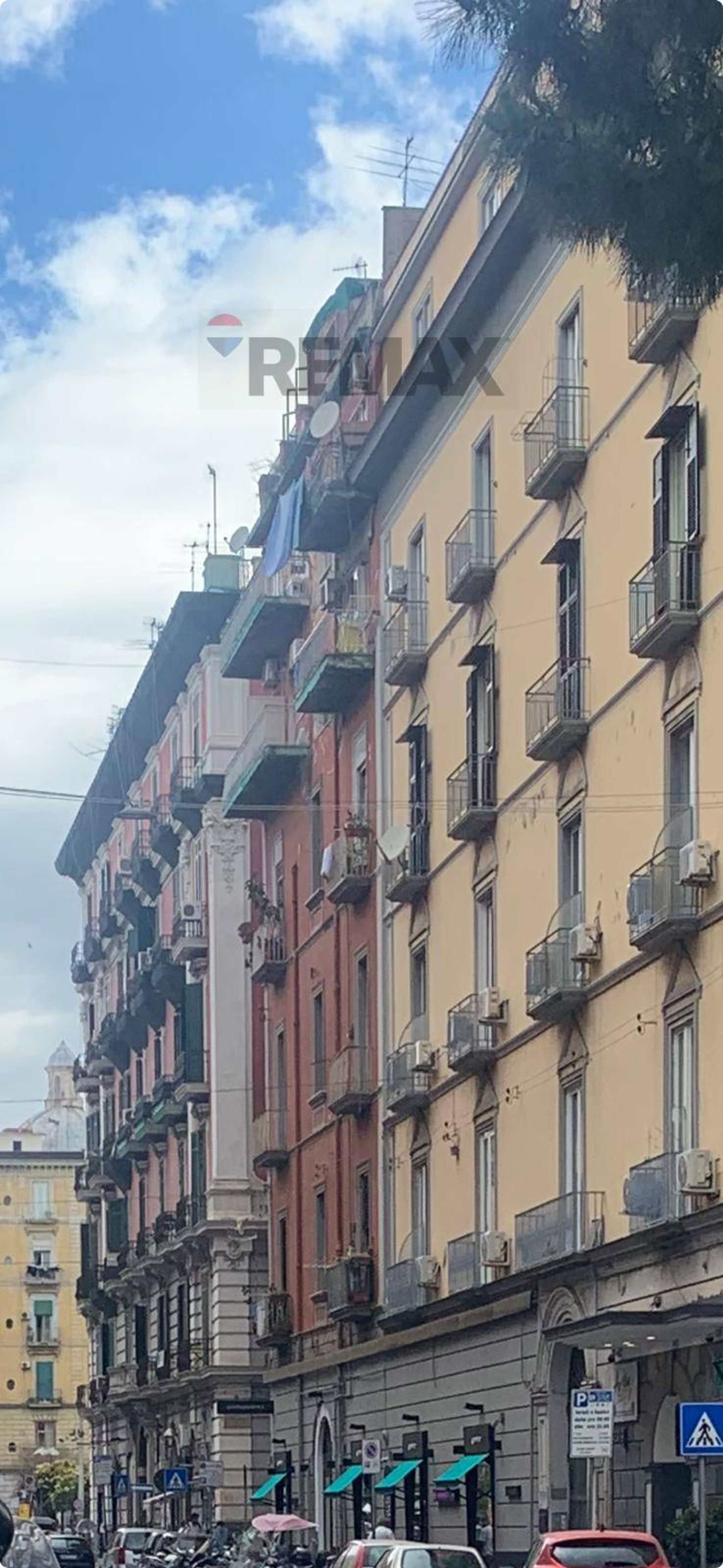 Edificio all'aperto