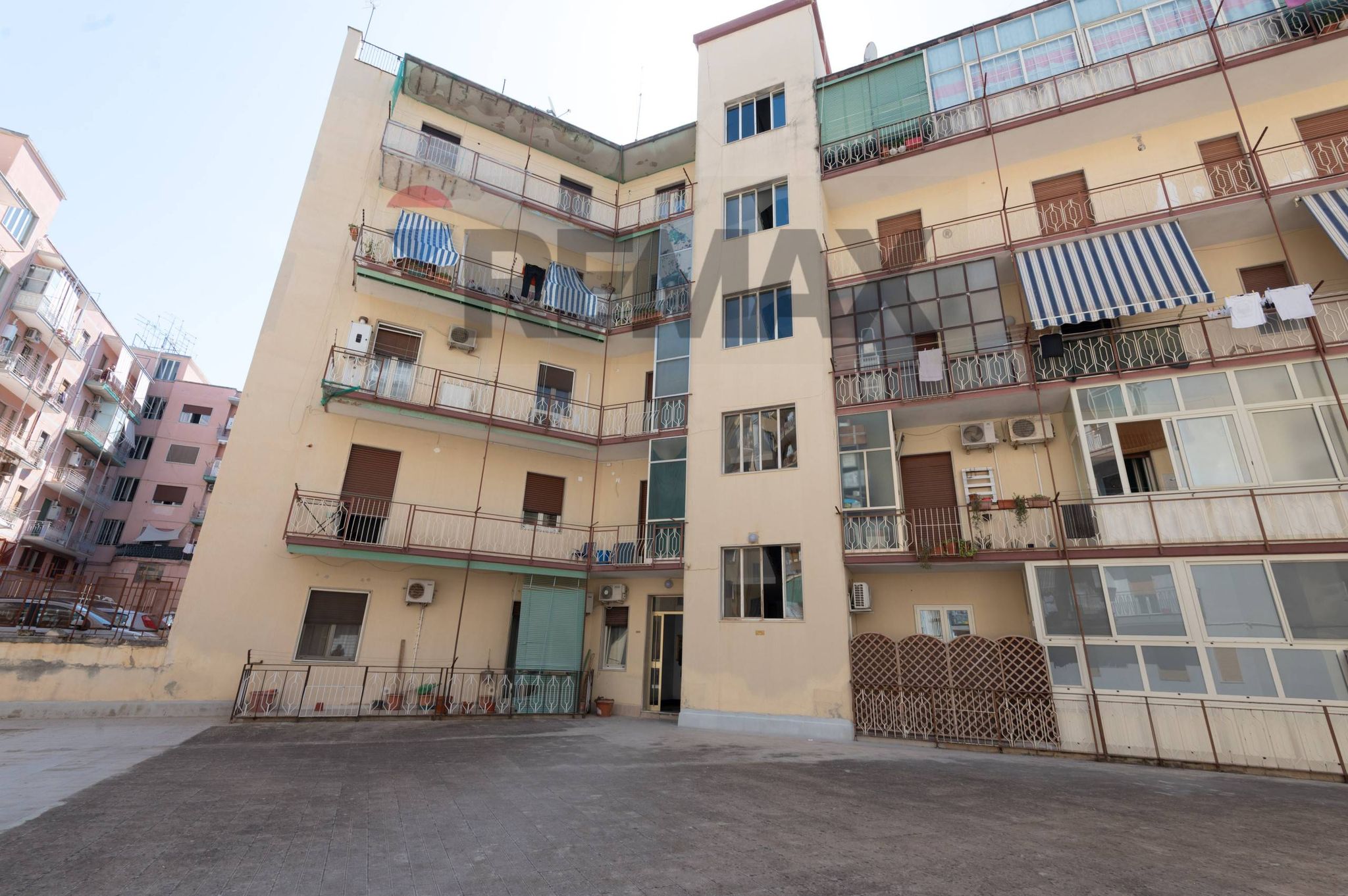 Edificio all'aperto