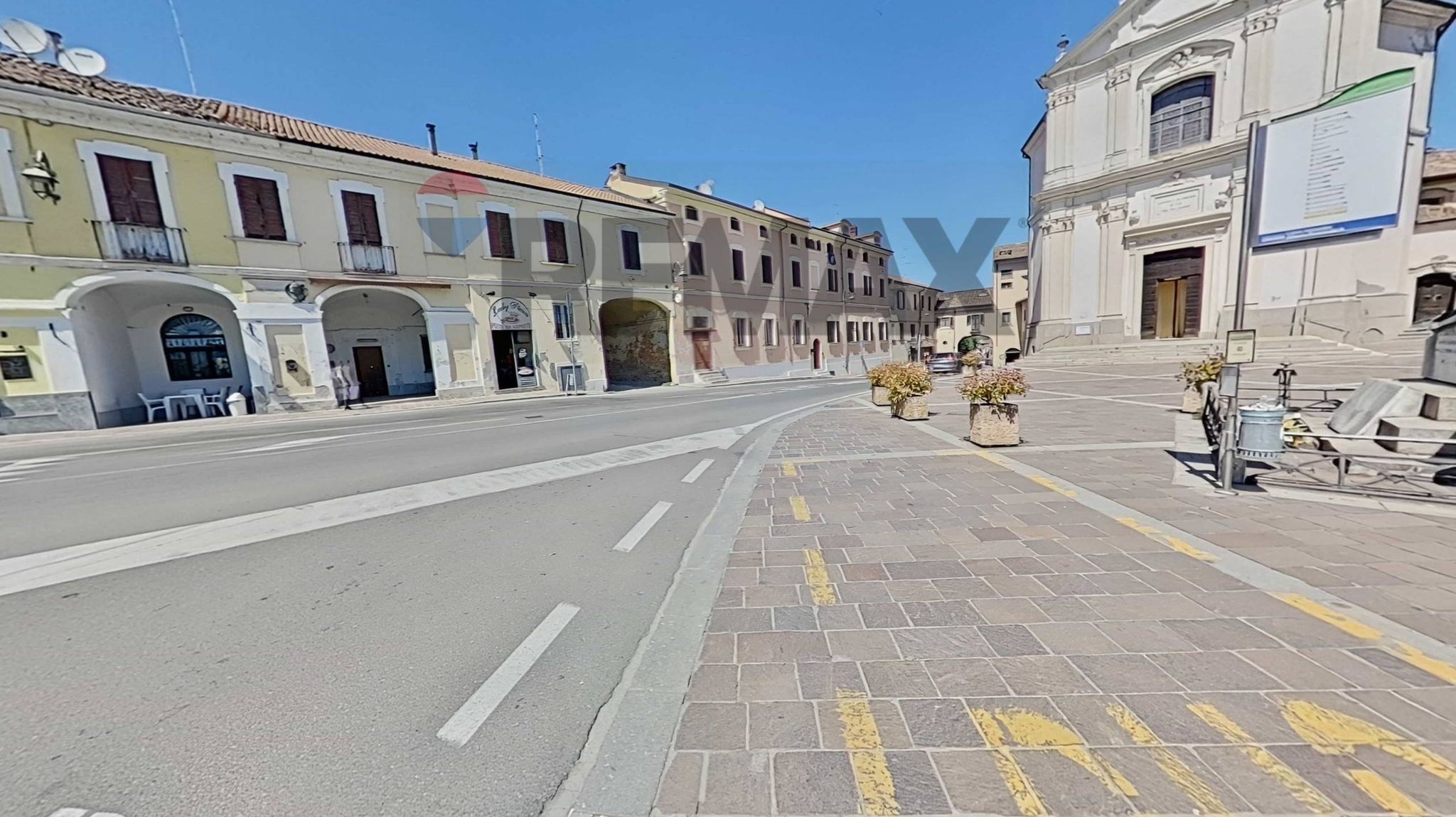 Edificio all'aperto
