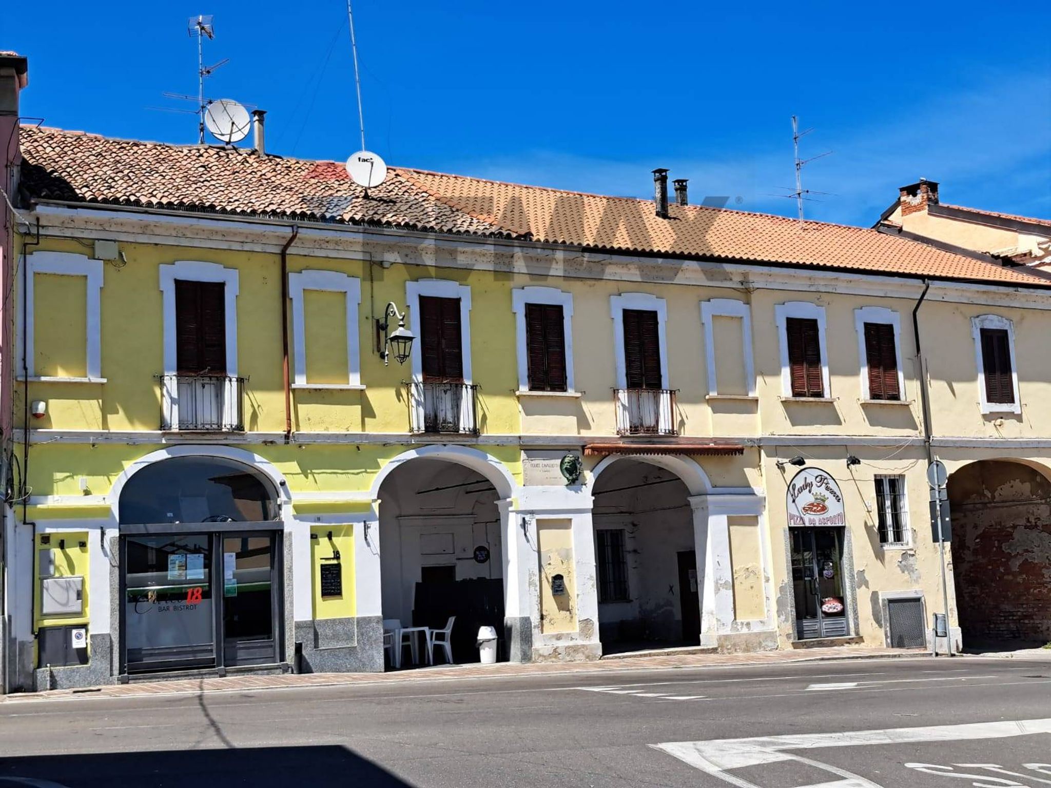 Edificio all'aperto