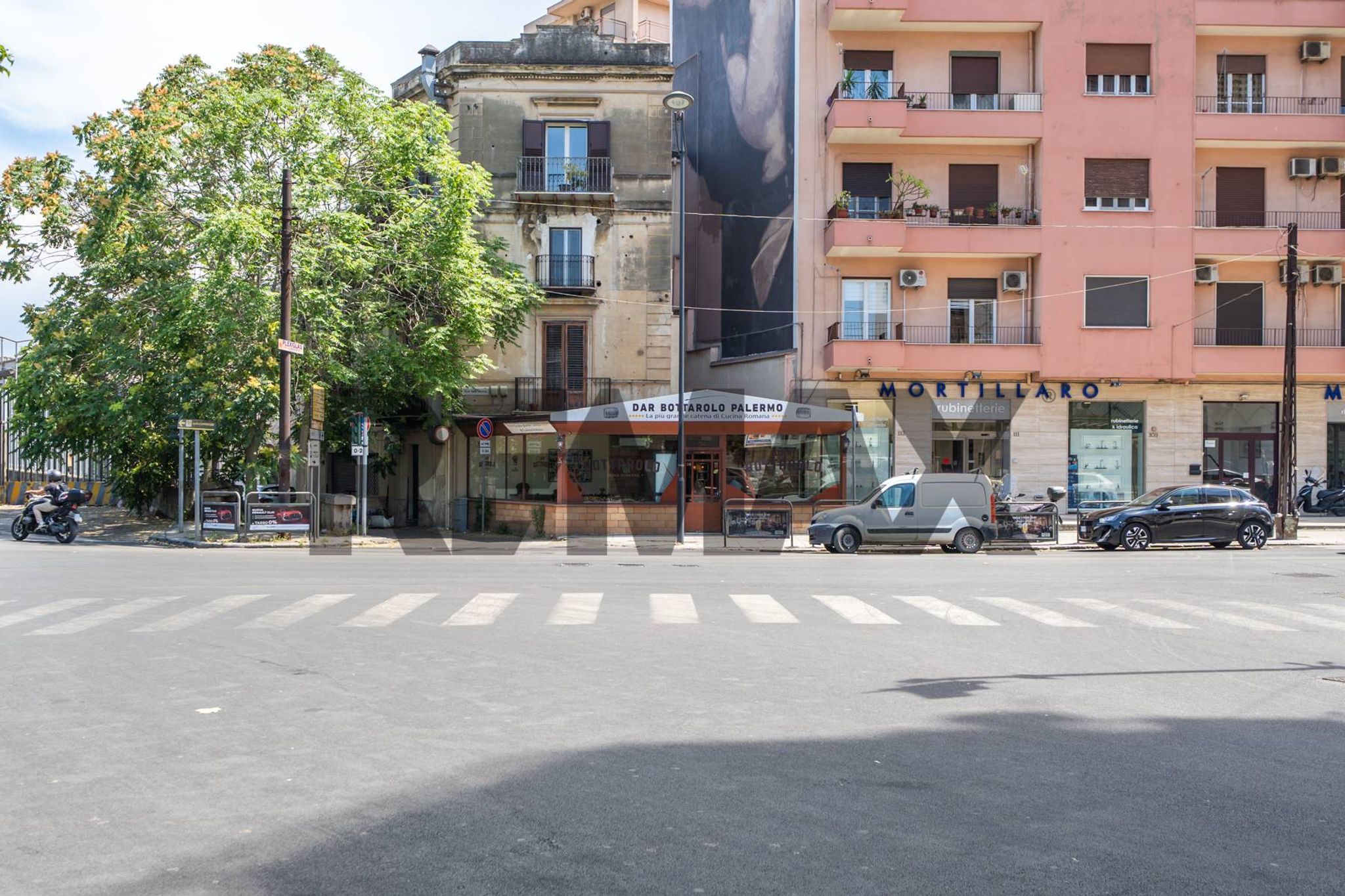 Edificio all'aperto