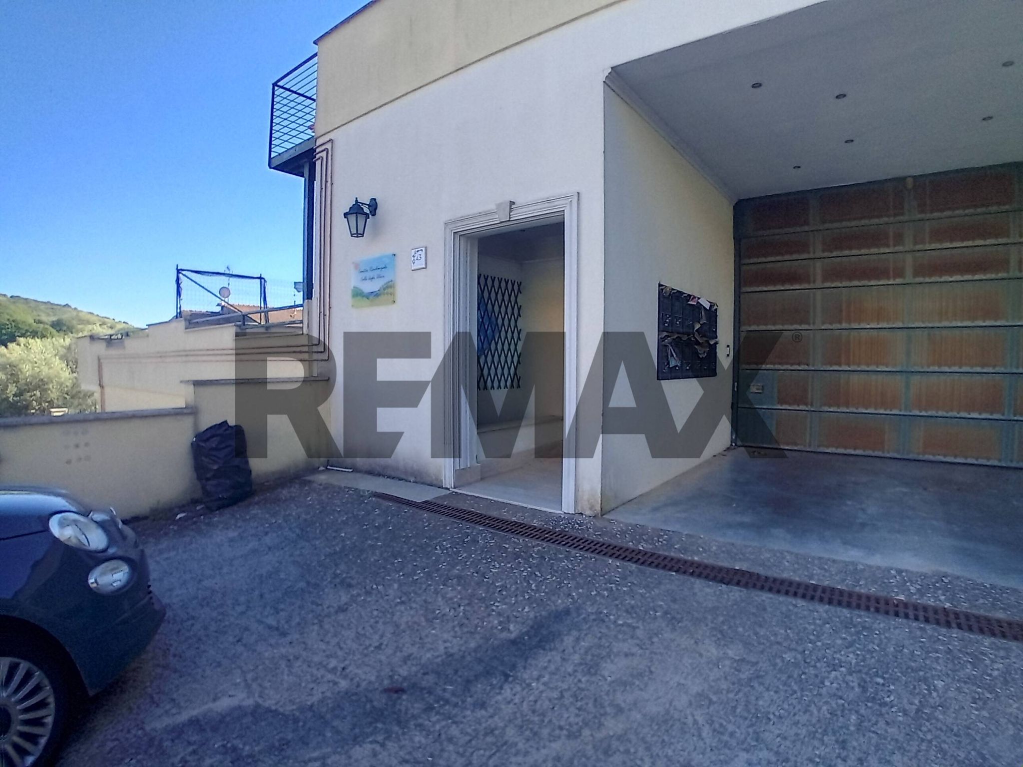 Immobile a Monte Romano