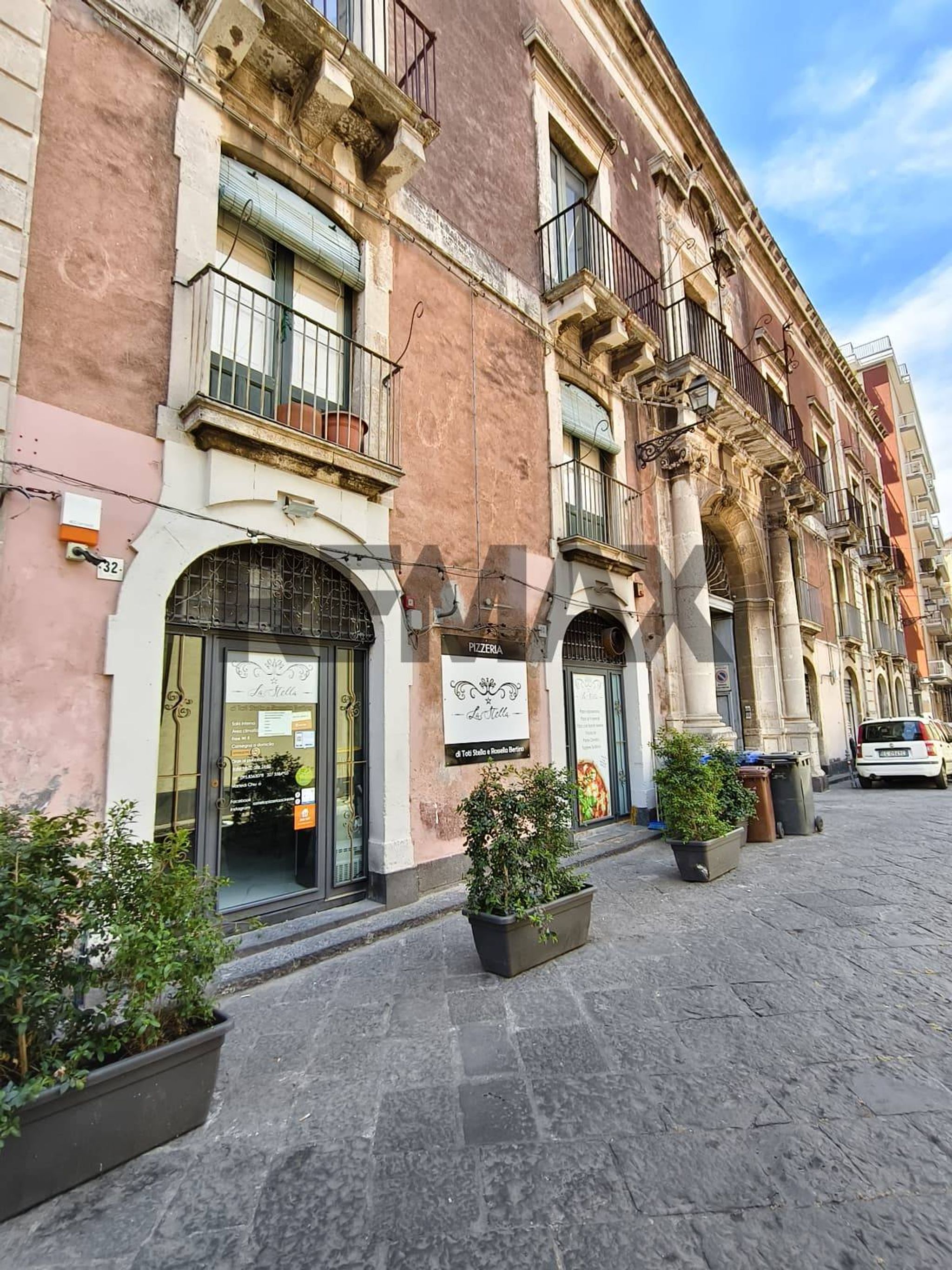 Edificio all'aperto