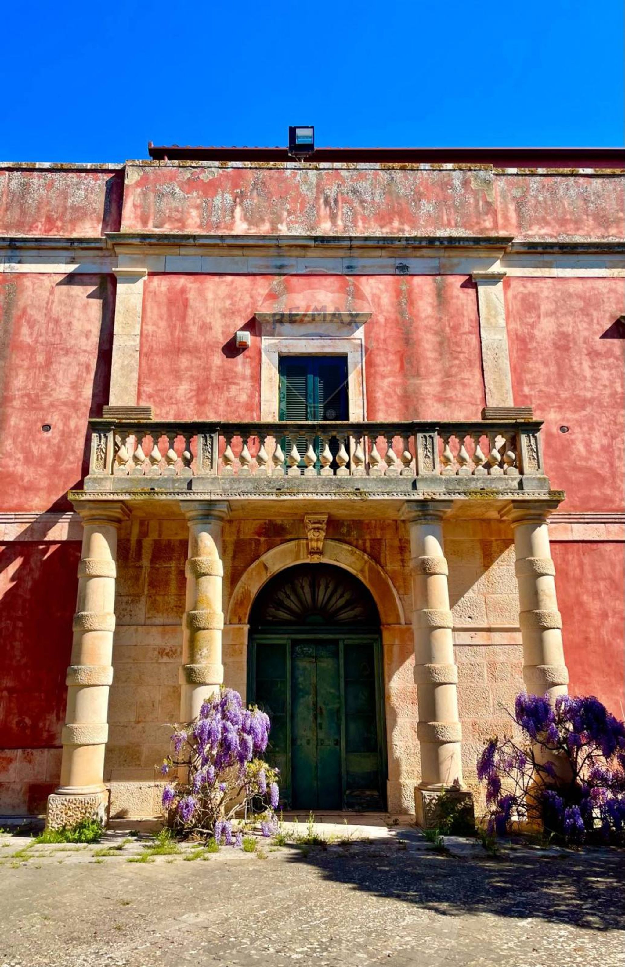 Edificio all'aperto