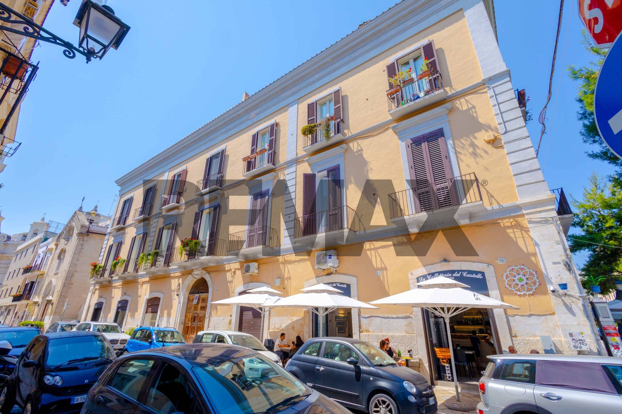 Edificio all'aperto