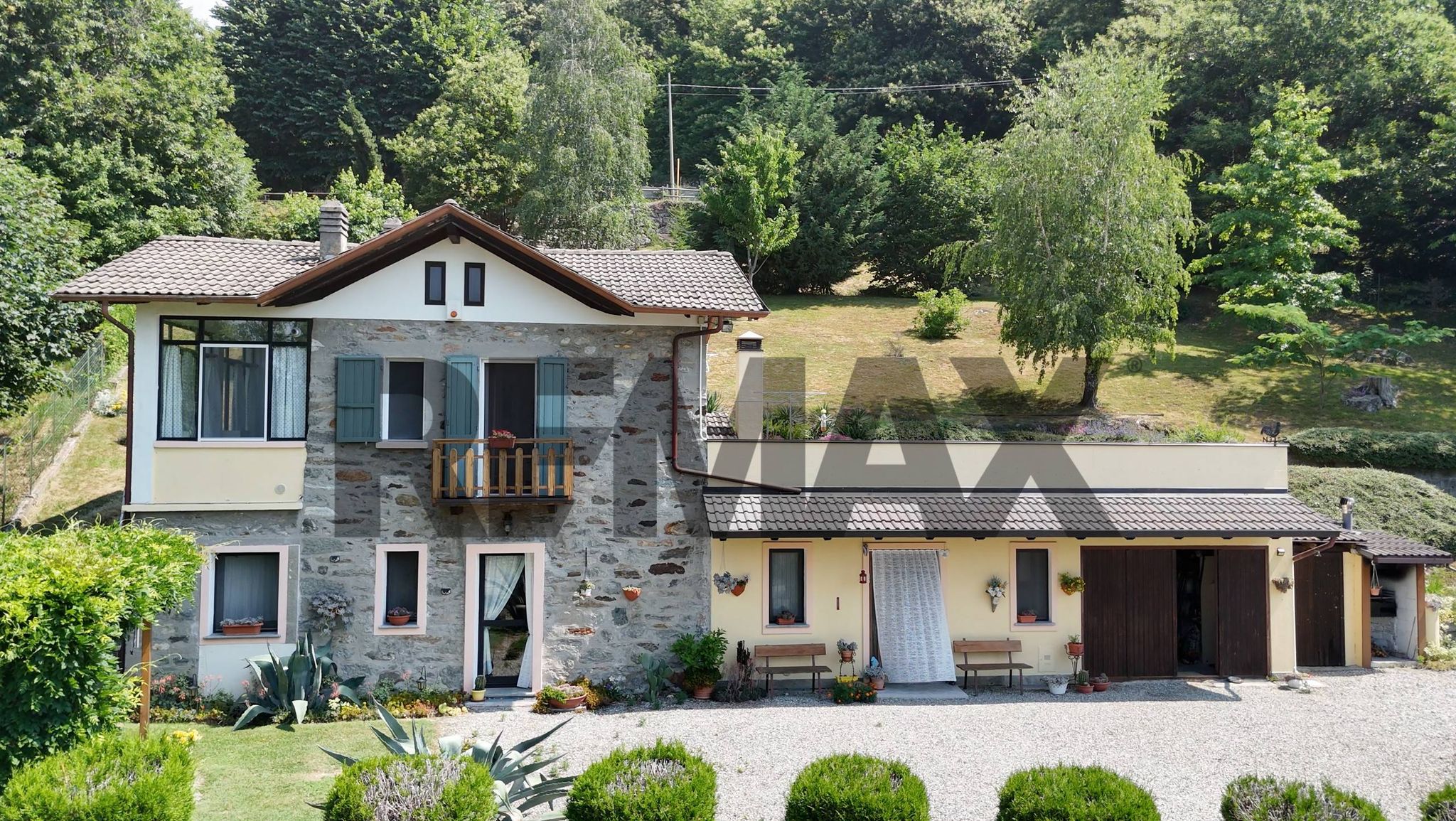 Property in Andrate