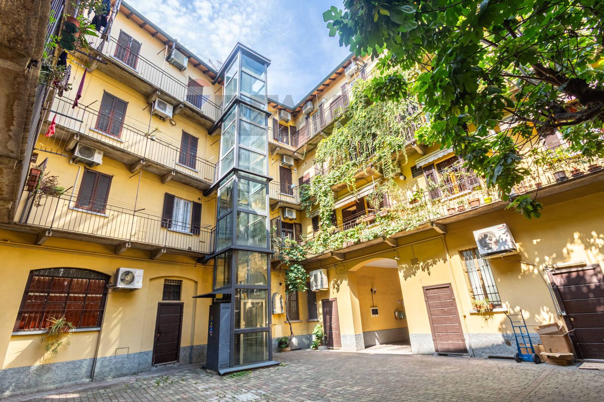 Edificio all'aperto