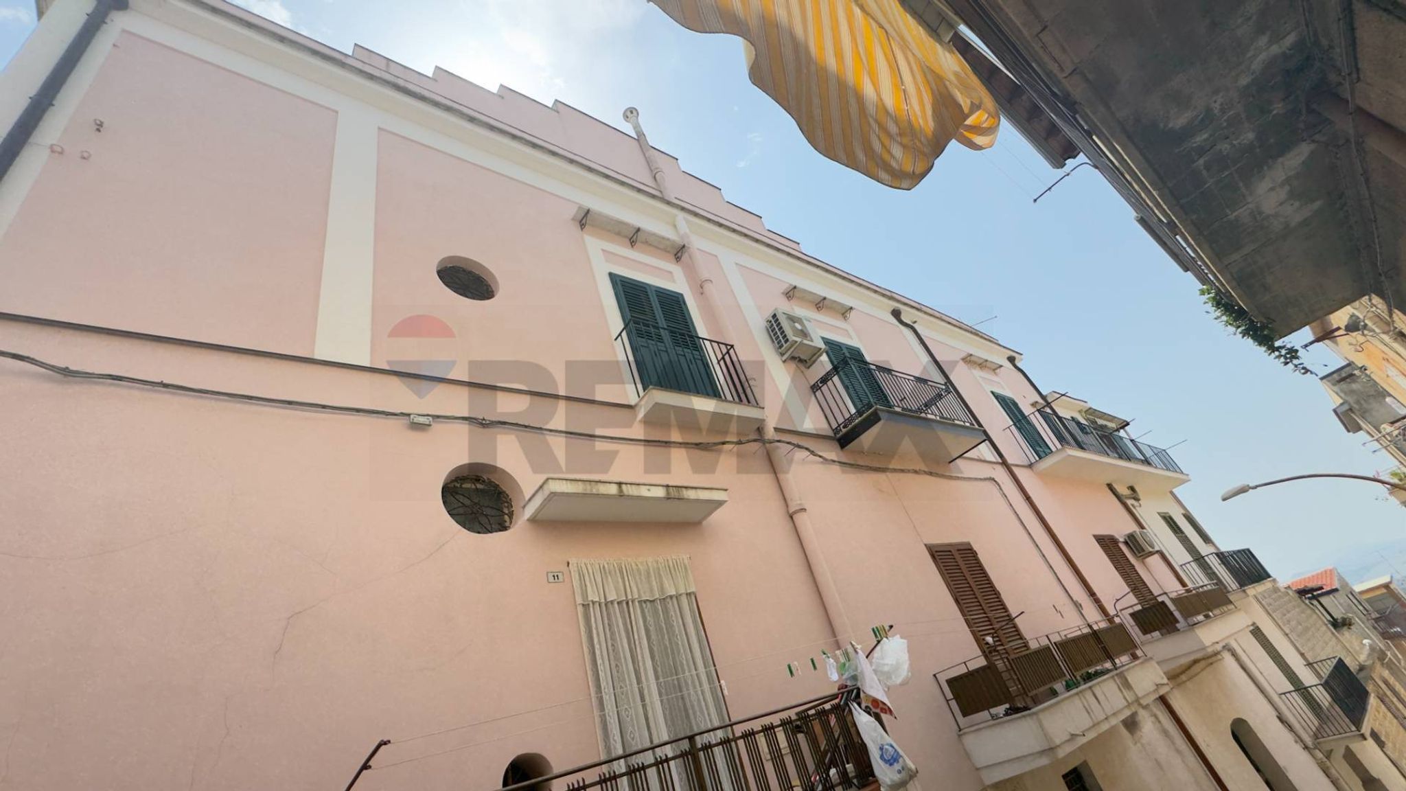 Edificio all'aperto