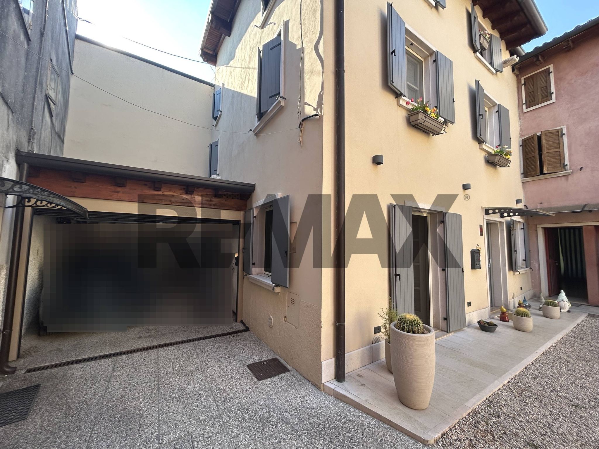 Edificio all'aperto