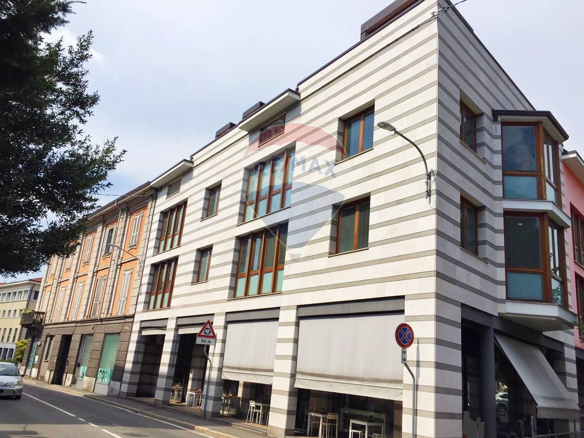 Edificio all'aperto