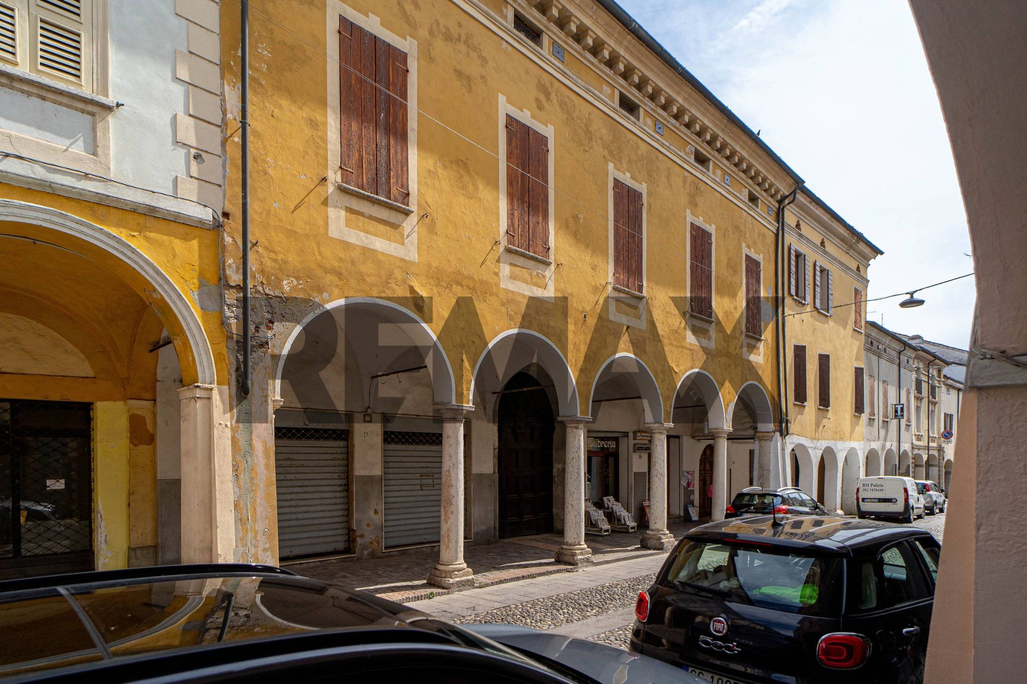 Edificio all'aperto