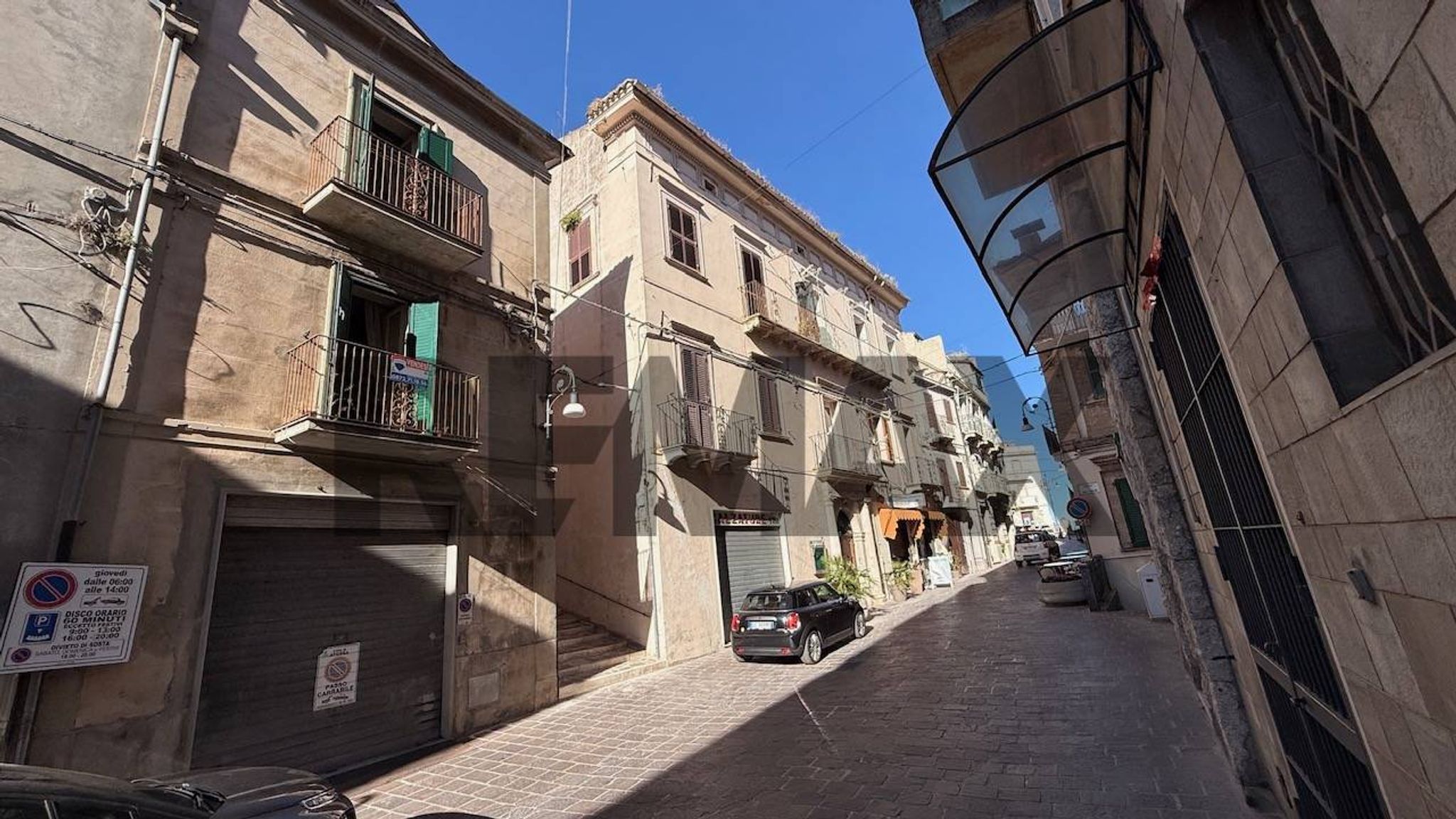Edificio all'aperto