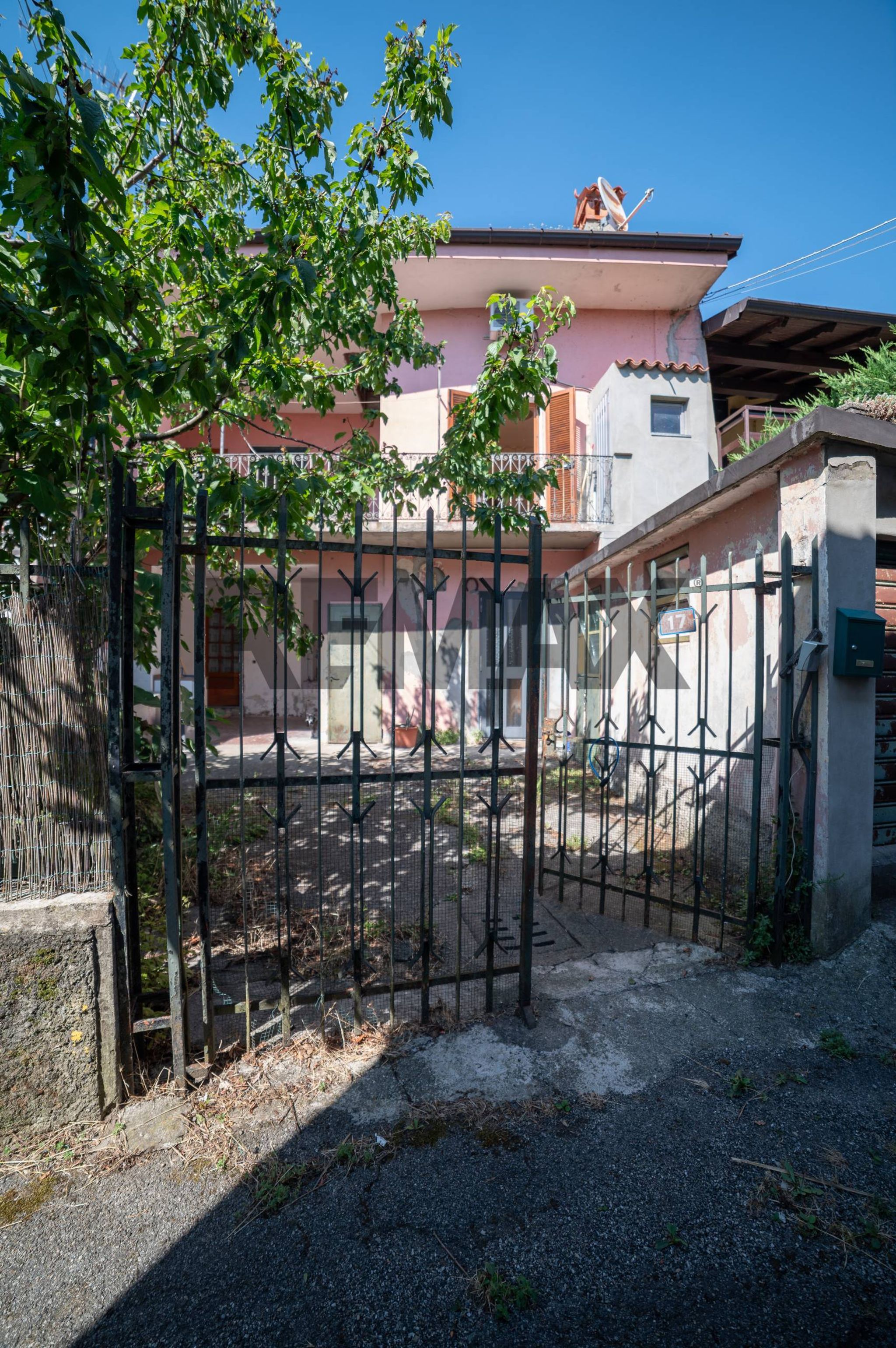Property in Caprino Bergamasco