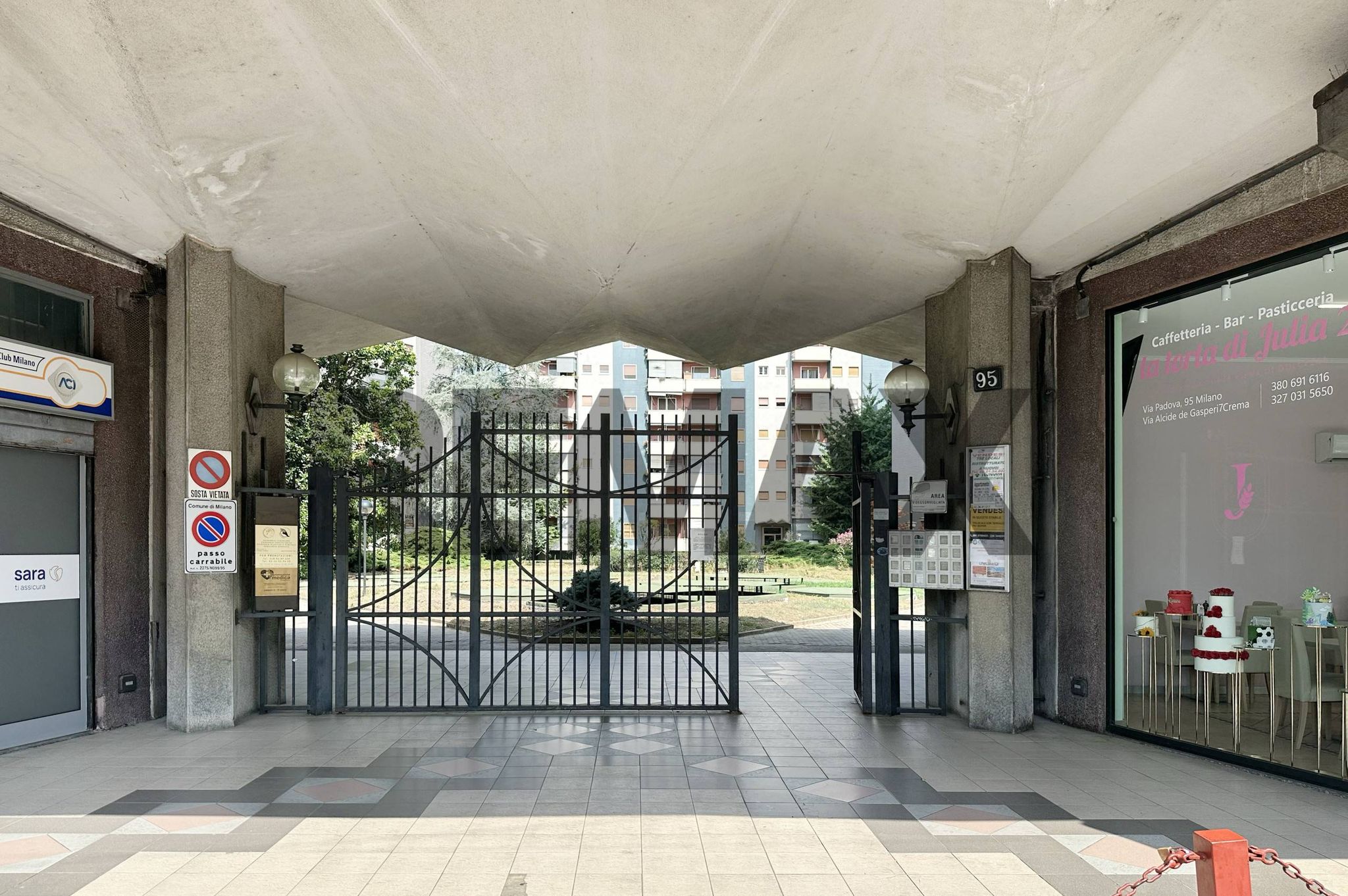 Edificio all'aperto