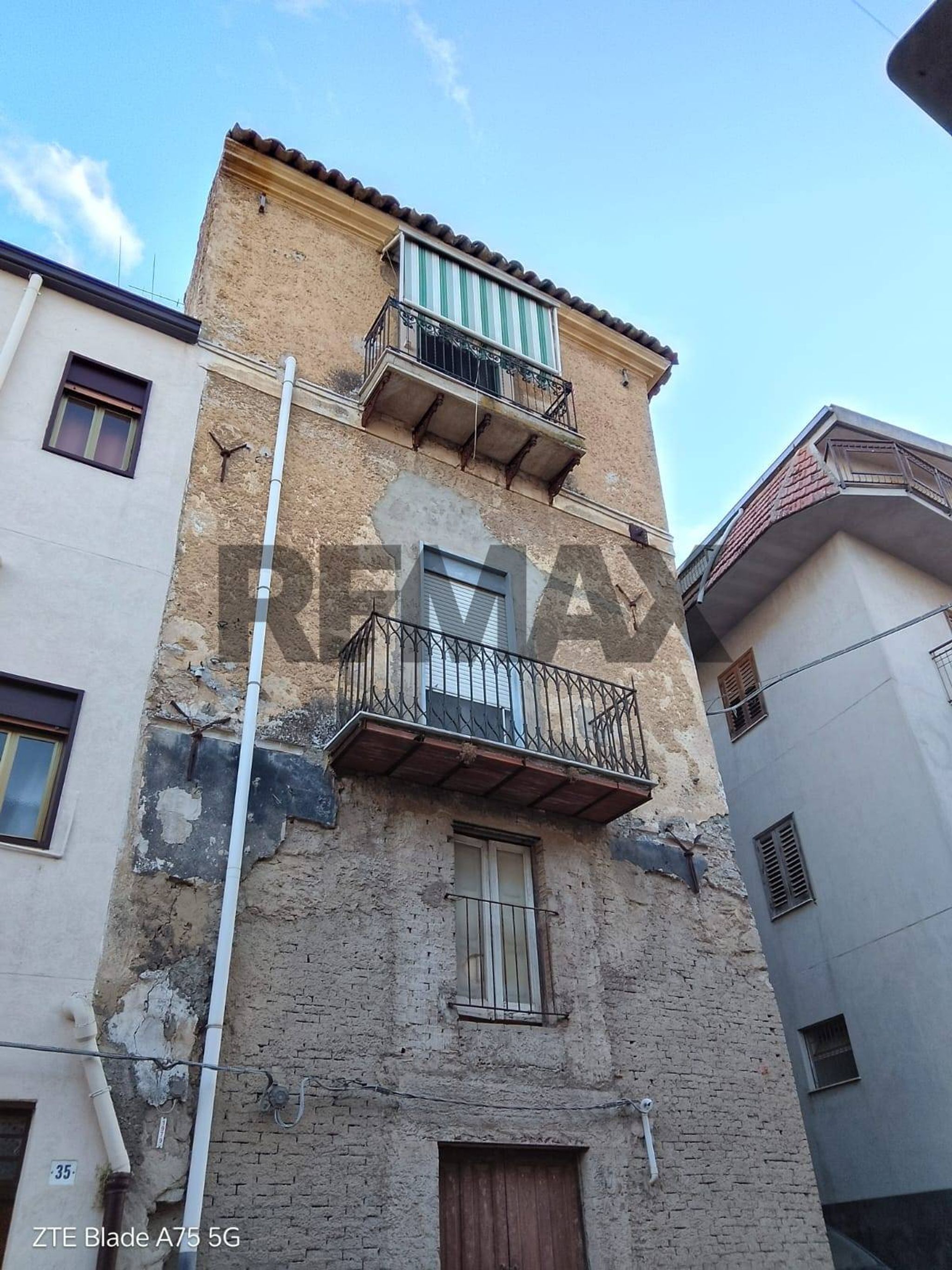 Edificio all'aperto