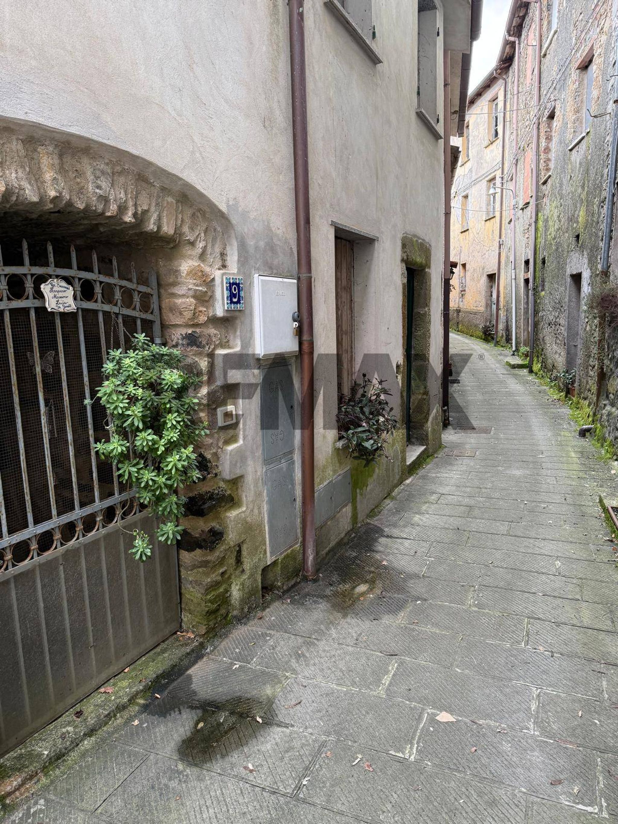 Property in Borghetto di Vara