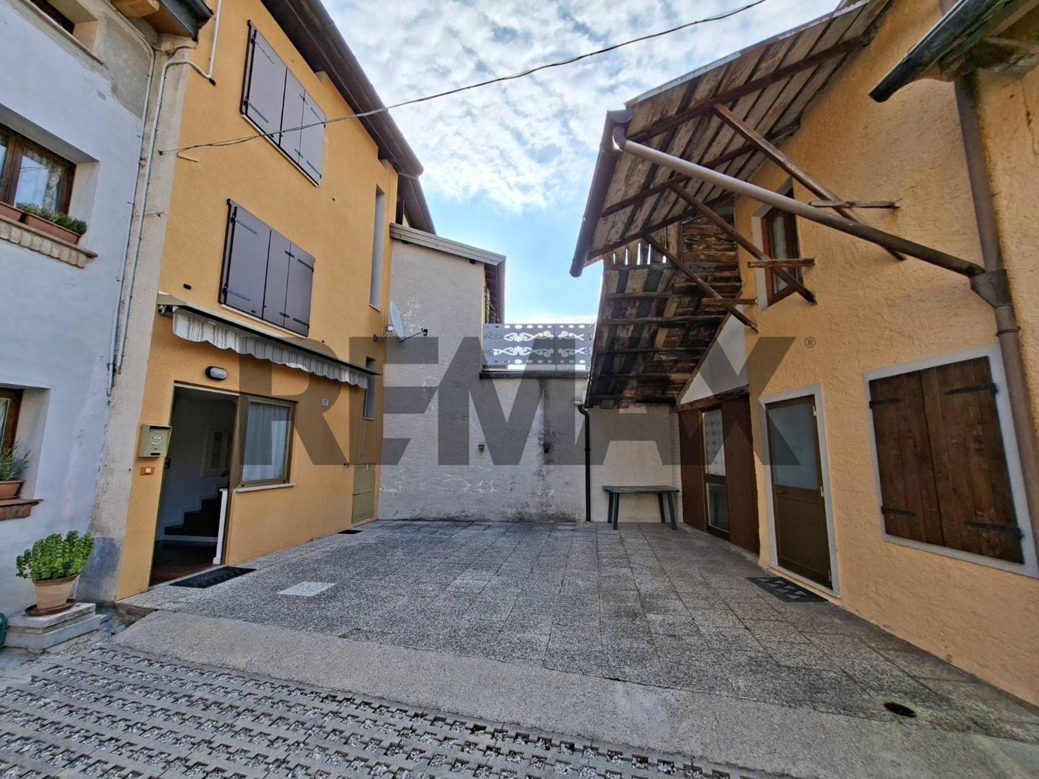 Edificio all'aperto