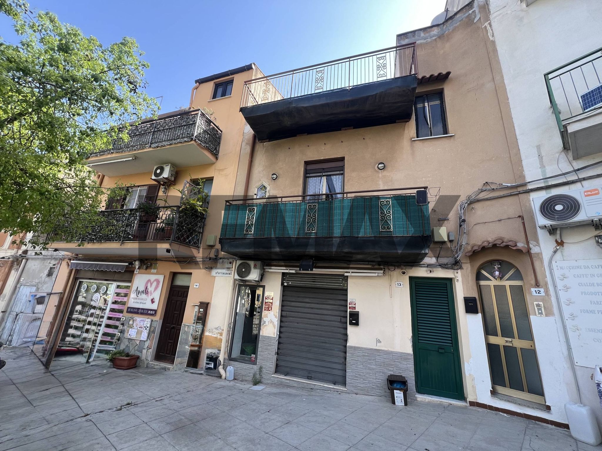 Edificio all'aperto