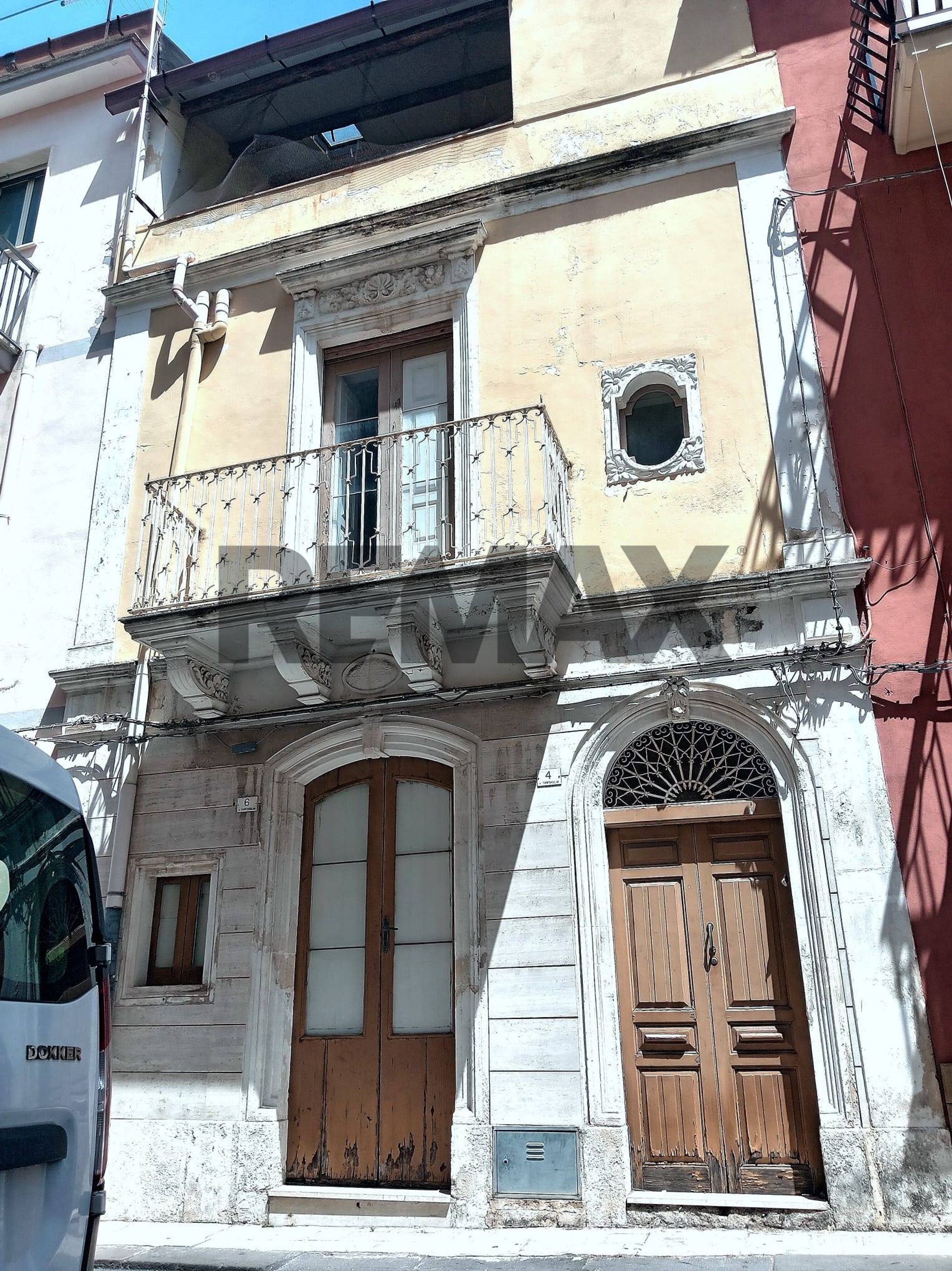 Edificio all'aperto