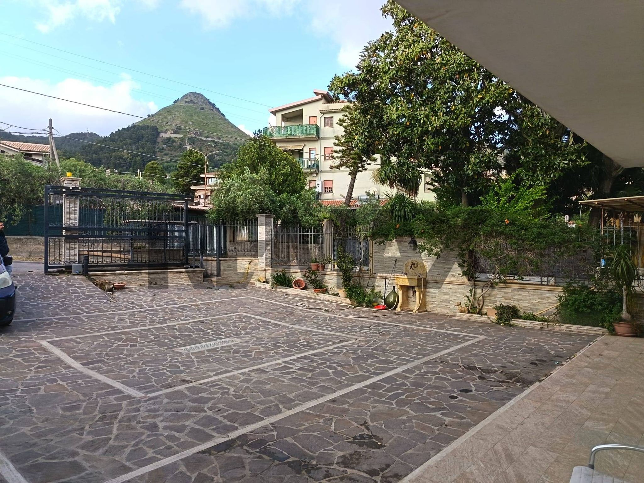 Edificio all'aperto