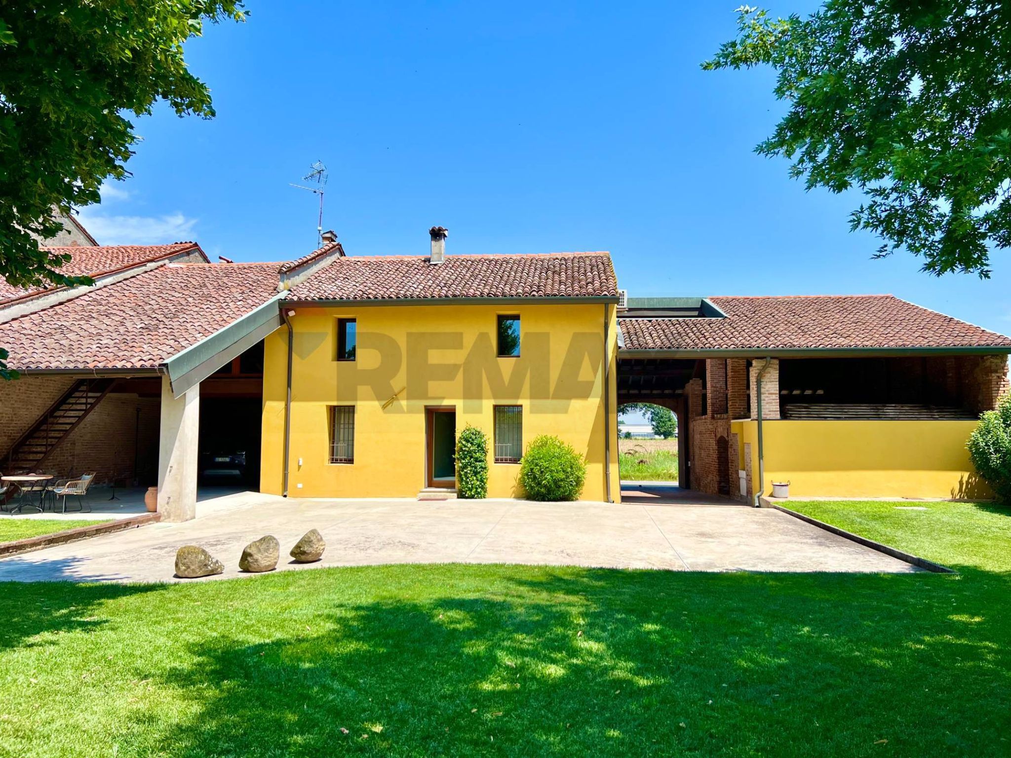 Property in Sospiro