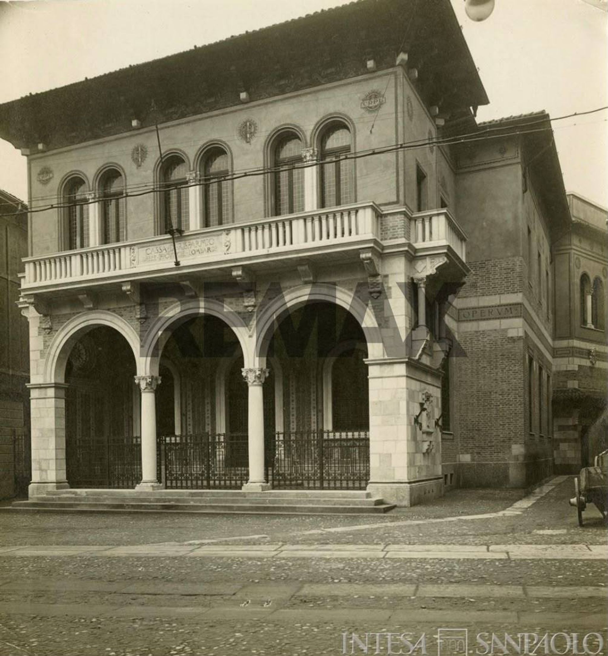 Edificio all'aperto