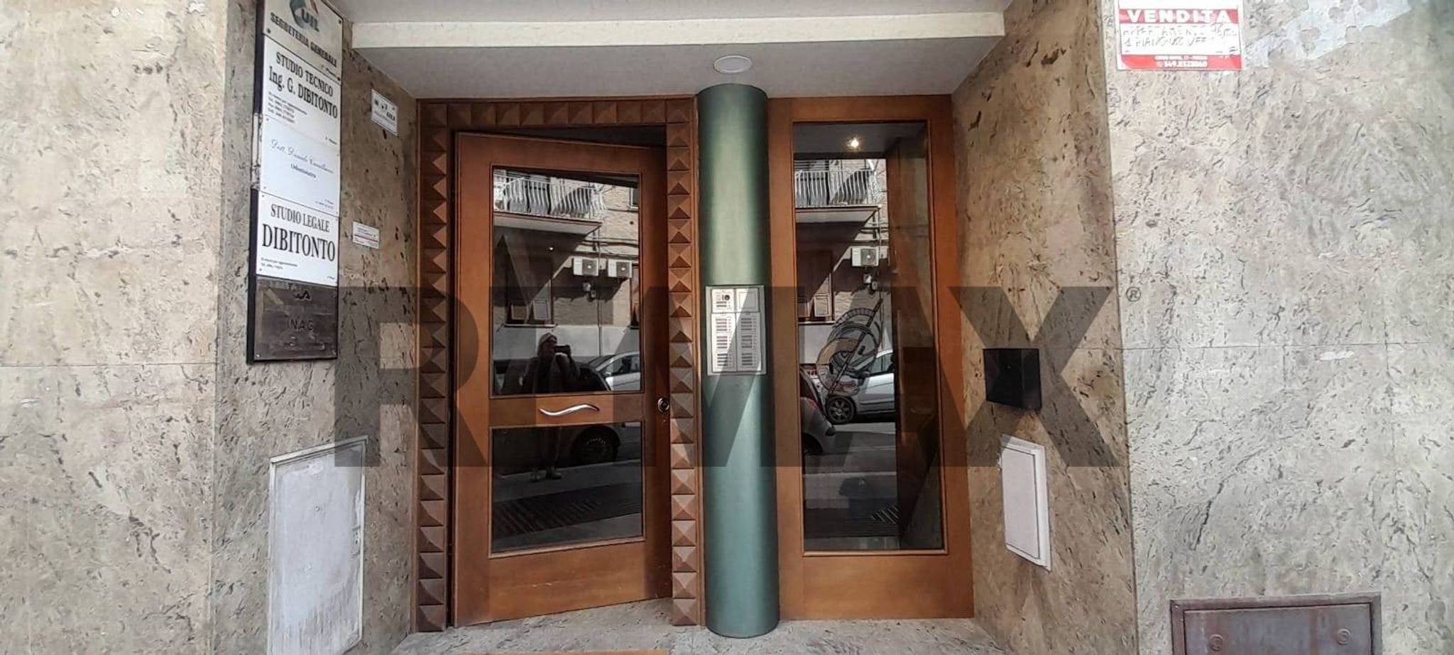 Edificio all'aperto