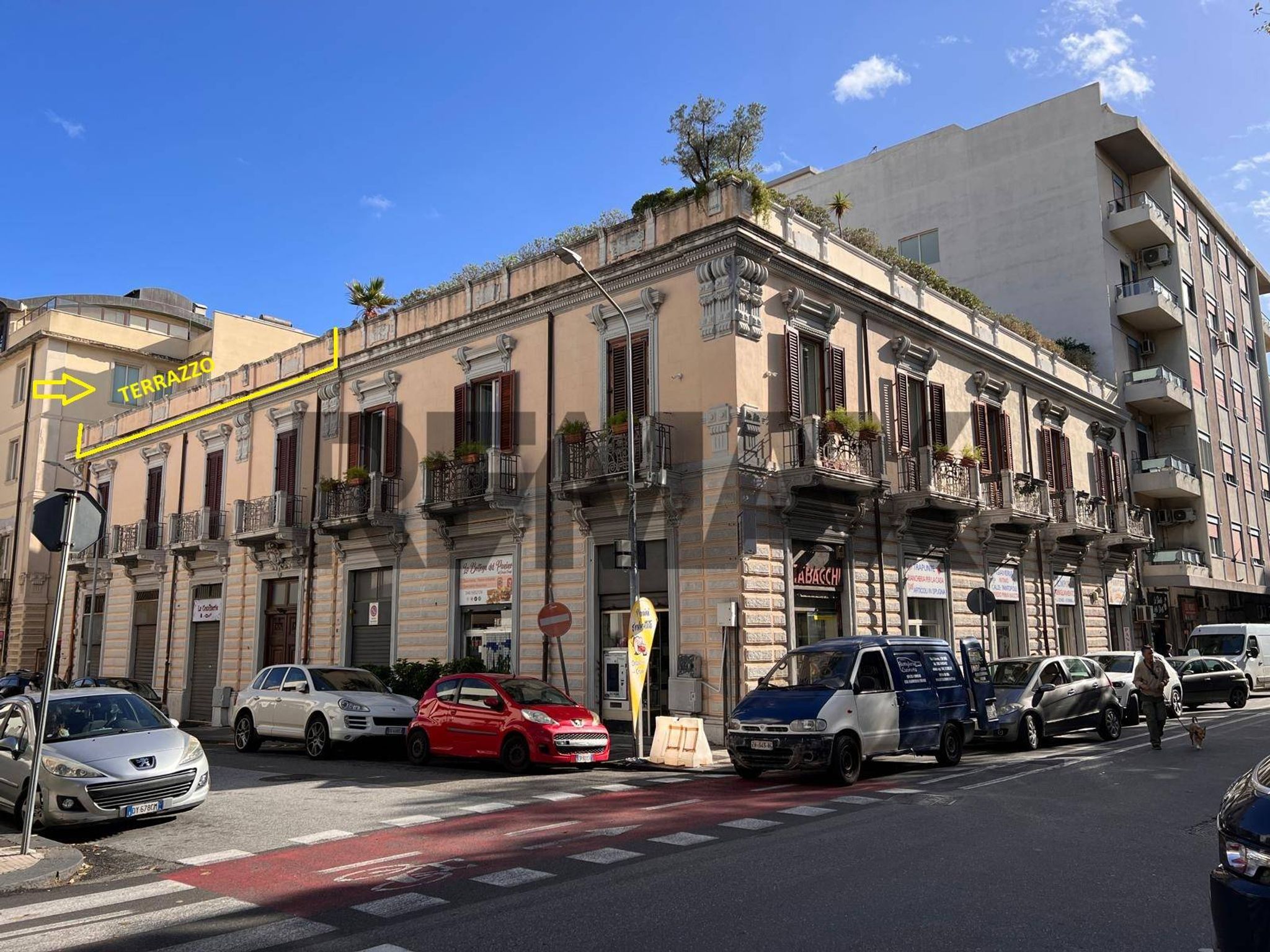 Edificio all'aperto