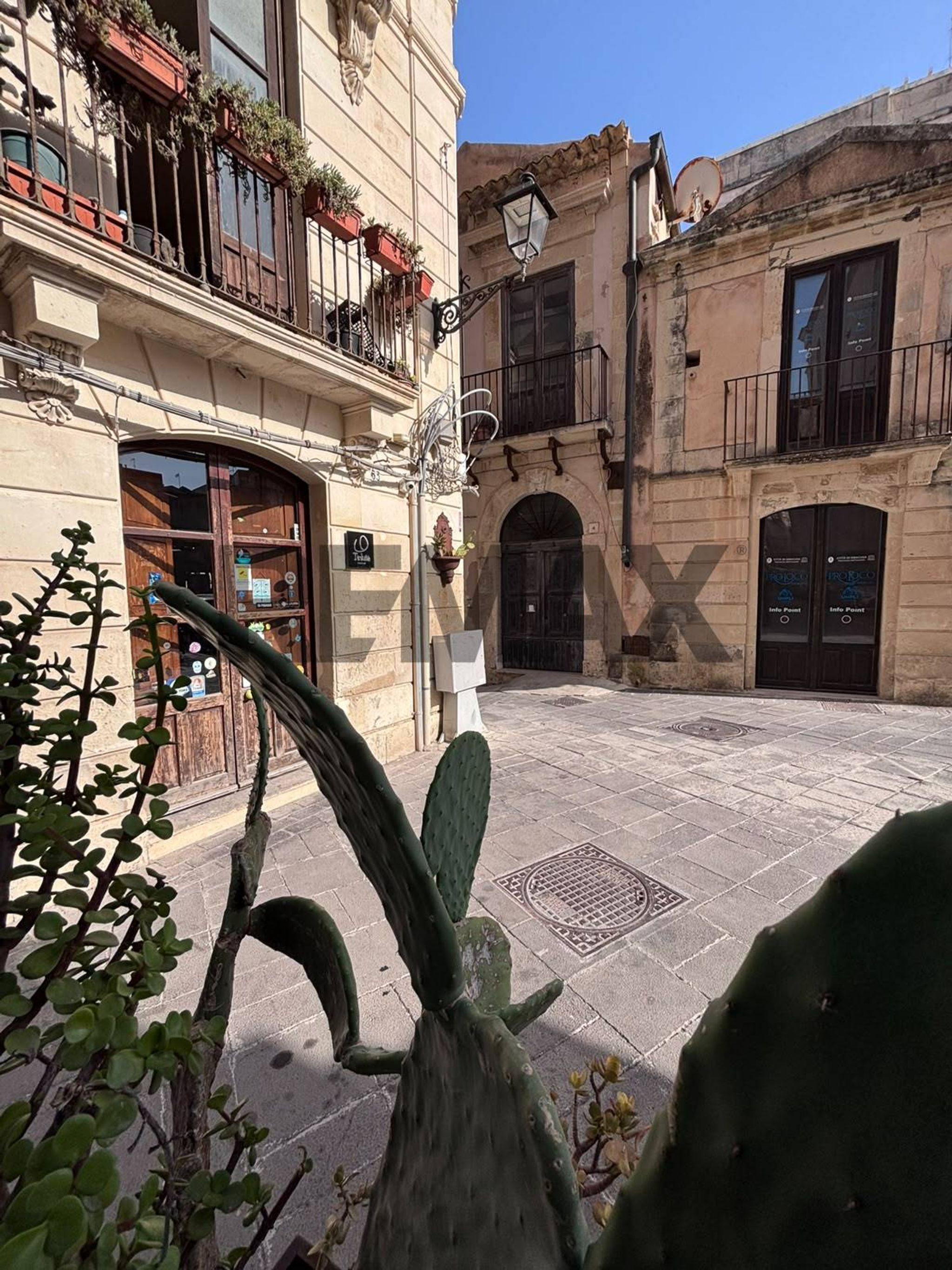 Edificio all'aperto