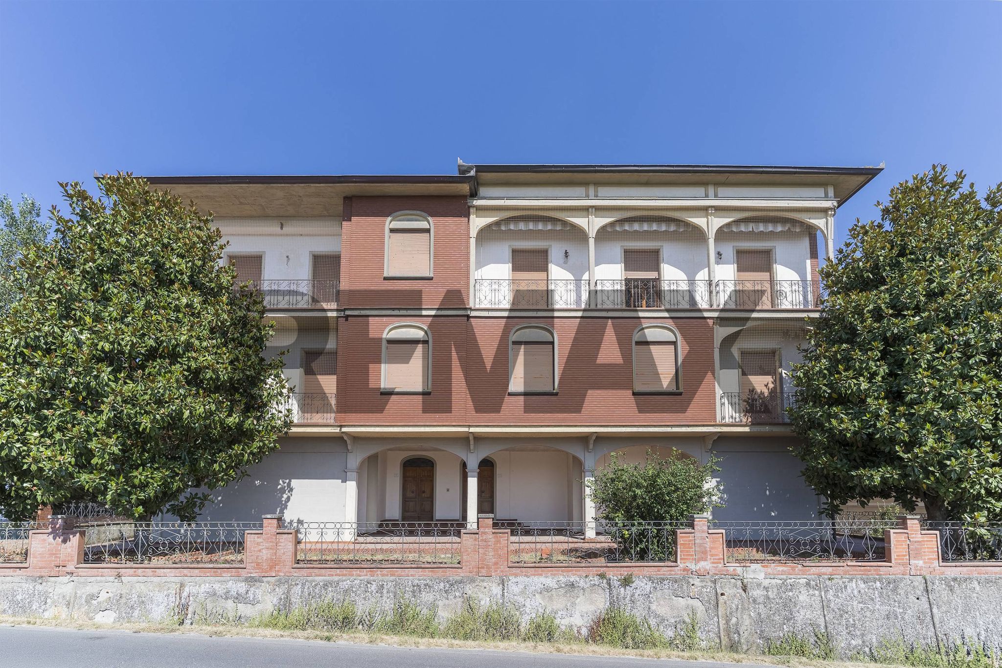 Property in Marciano della Chiana