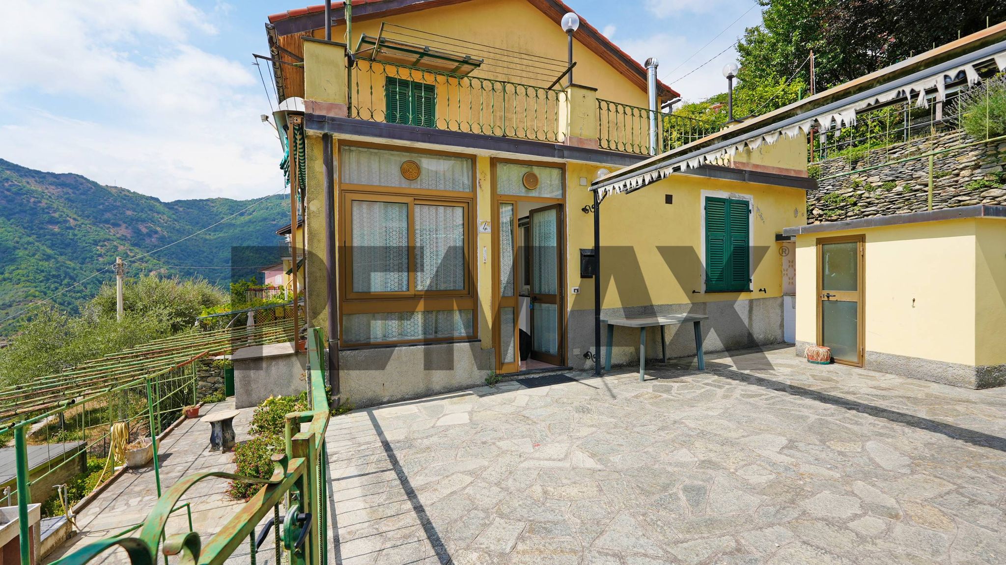 Property in Avegno