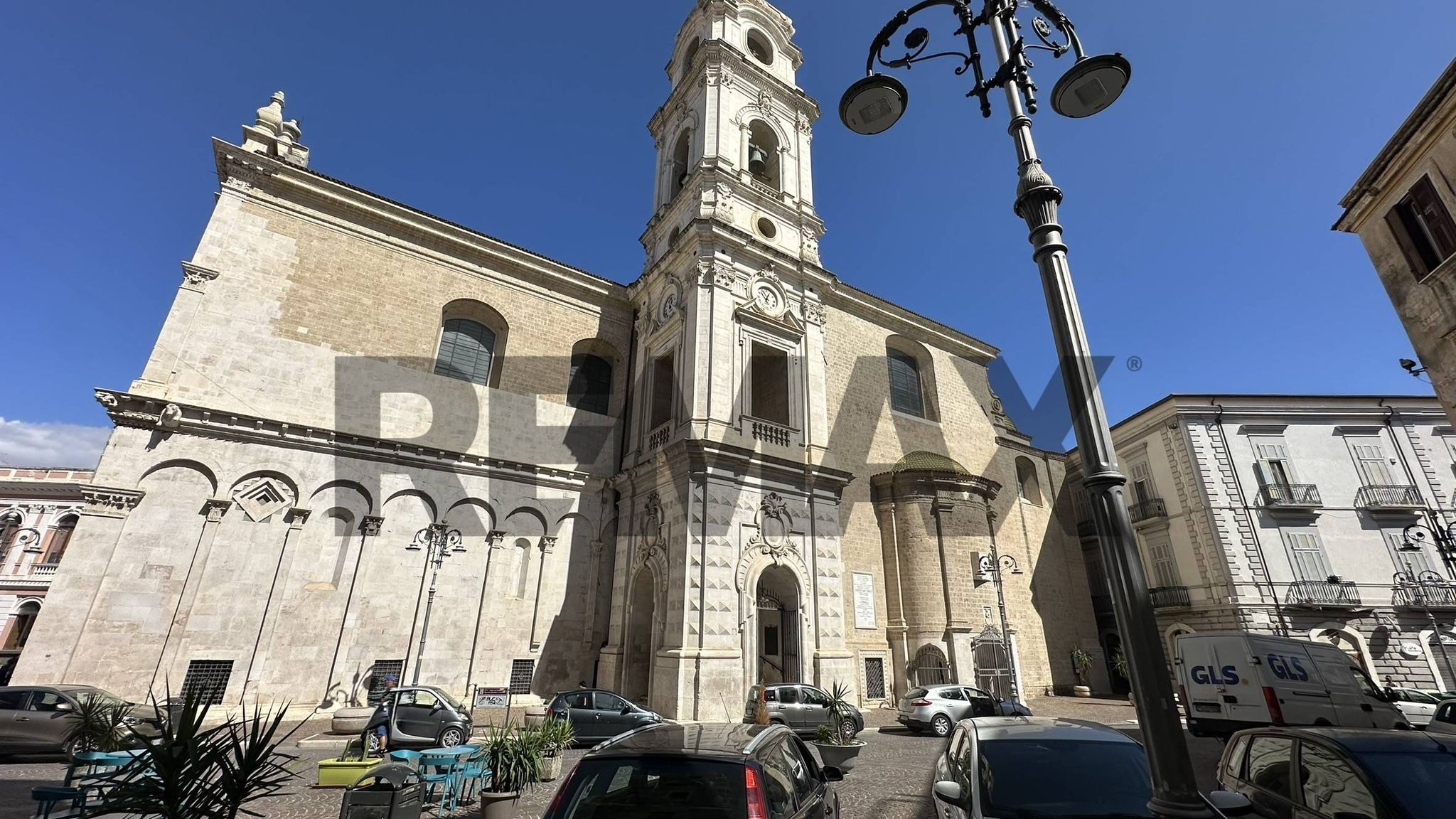 Edificio all'aperto
