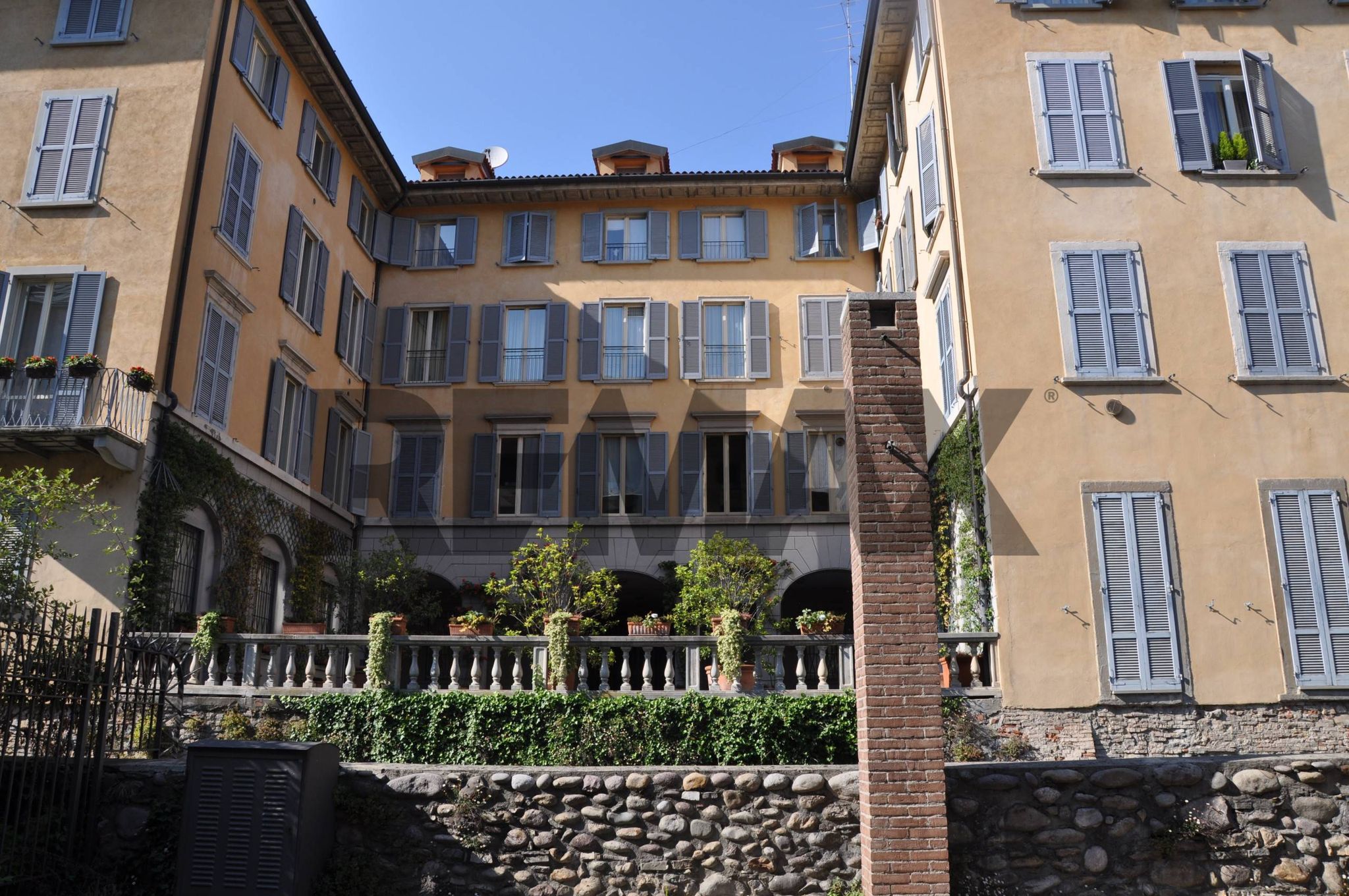 Edificio all'aperto