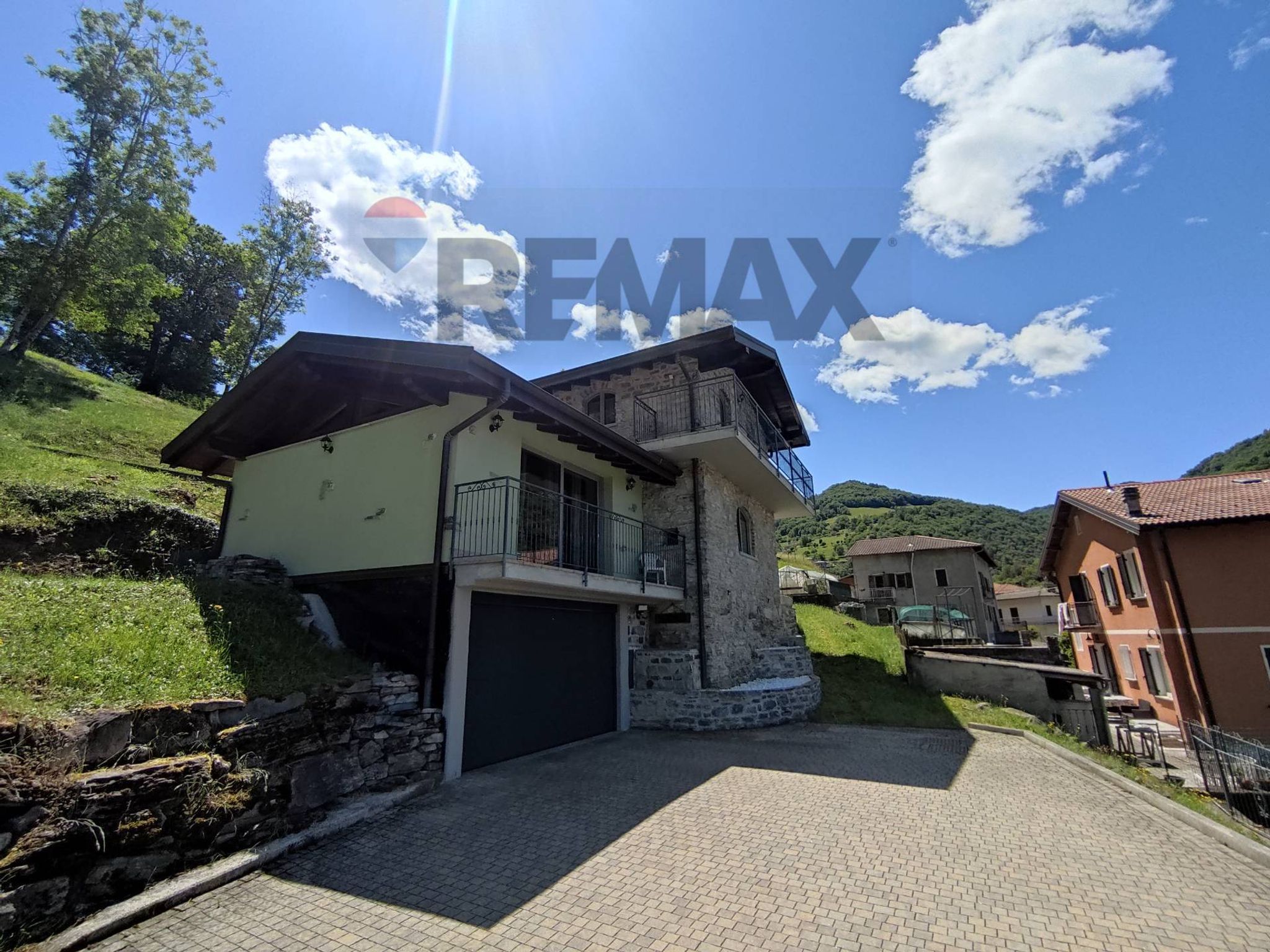 Property in Schignano