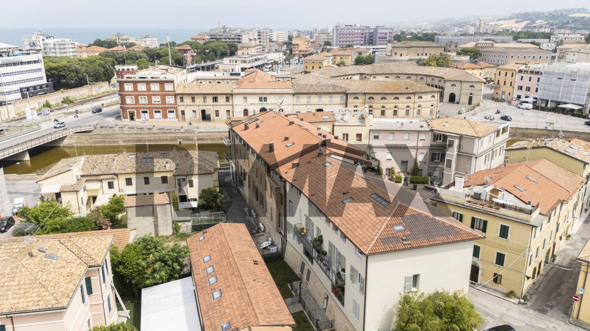 Edificio all'aperto