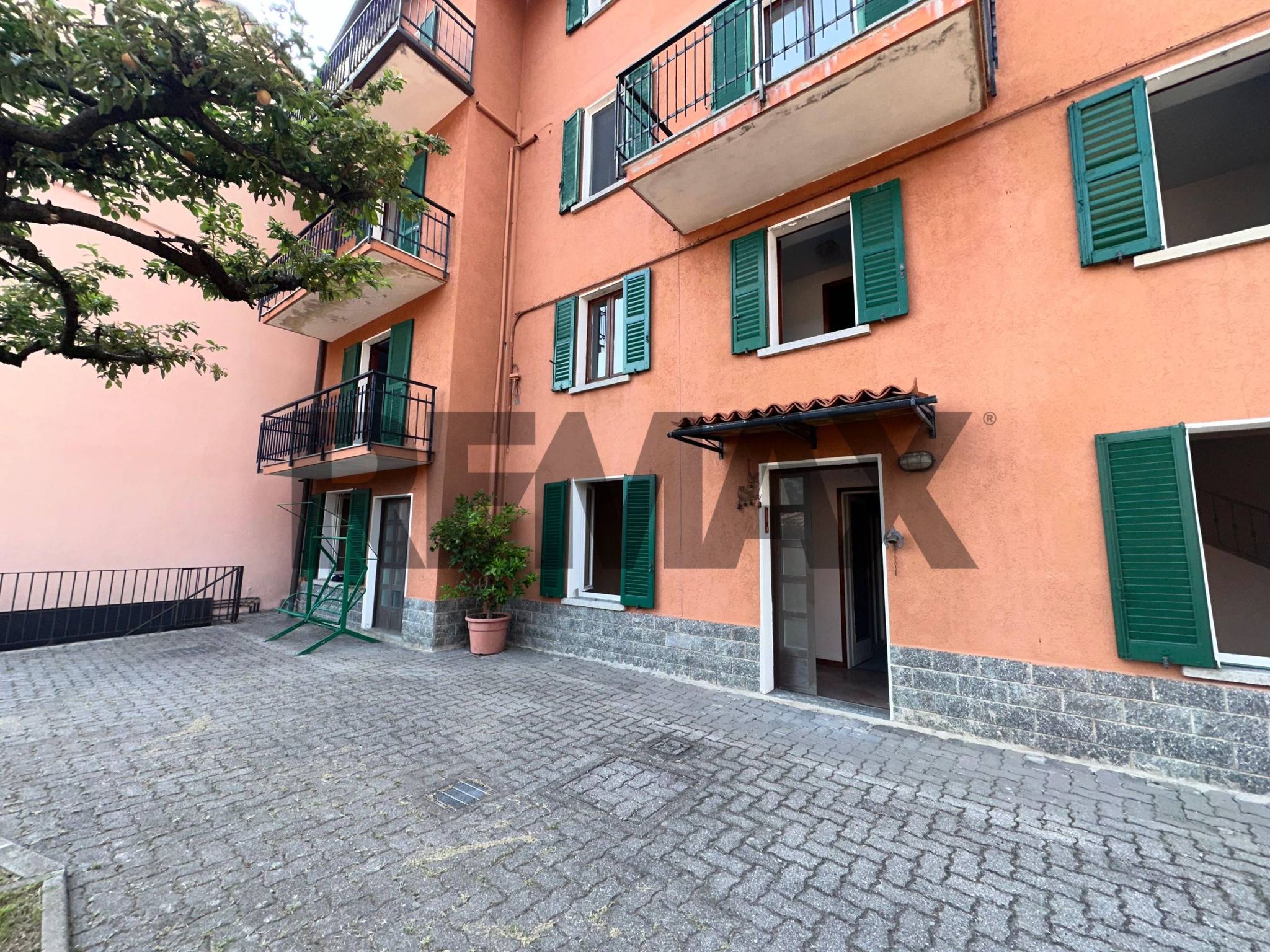 Edificio all'aperto