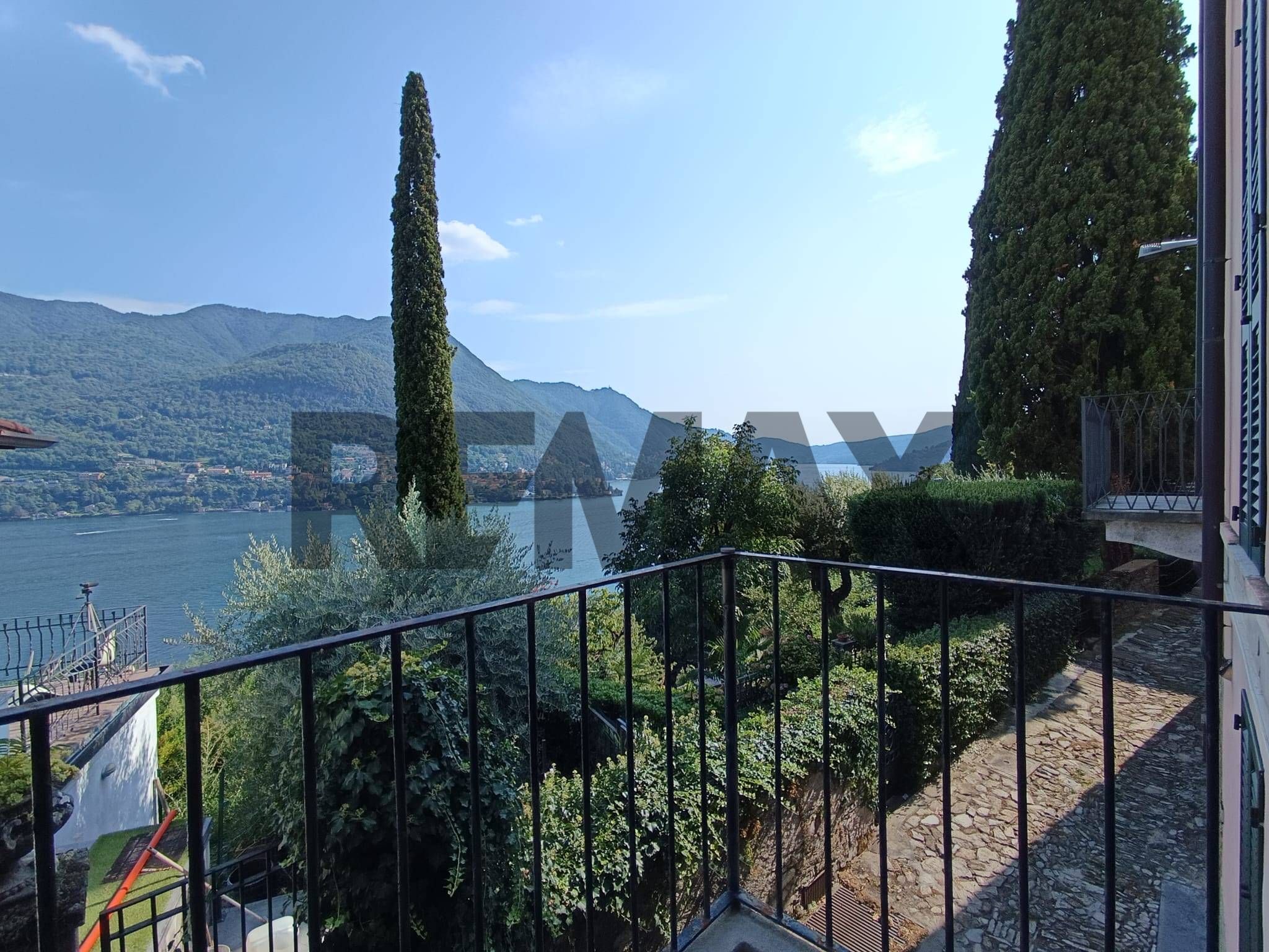Property in Carate Urio