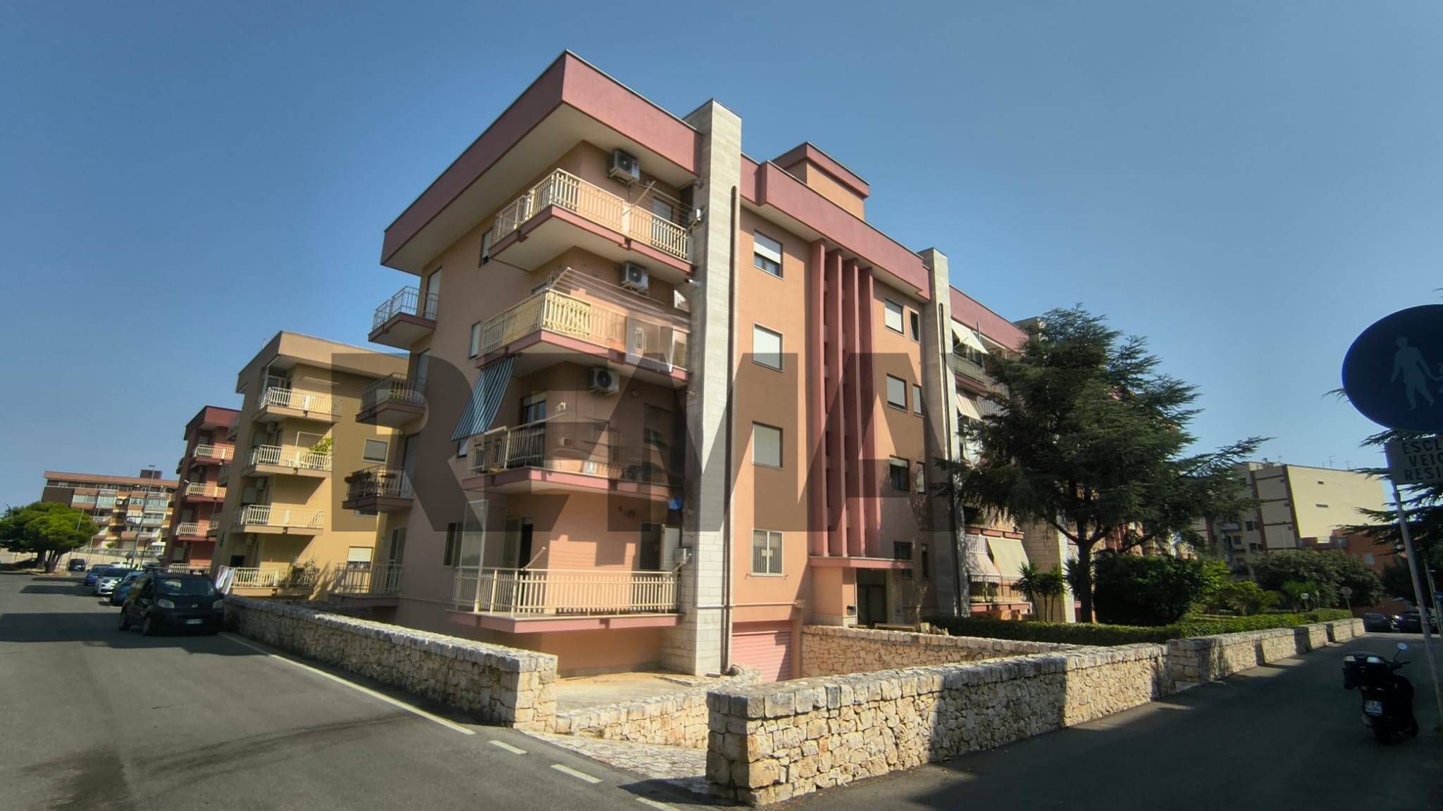 Edificio all'aperto