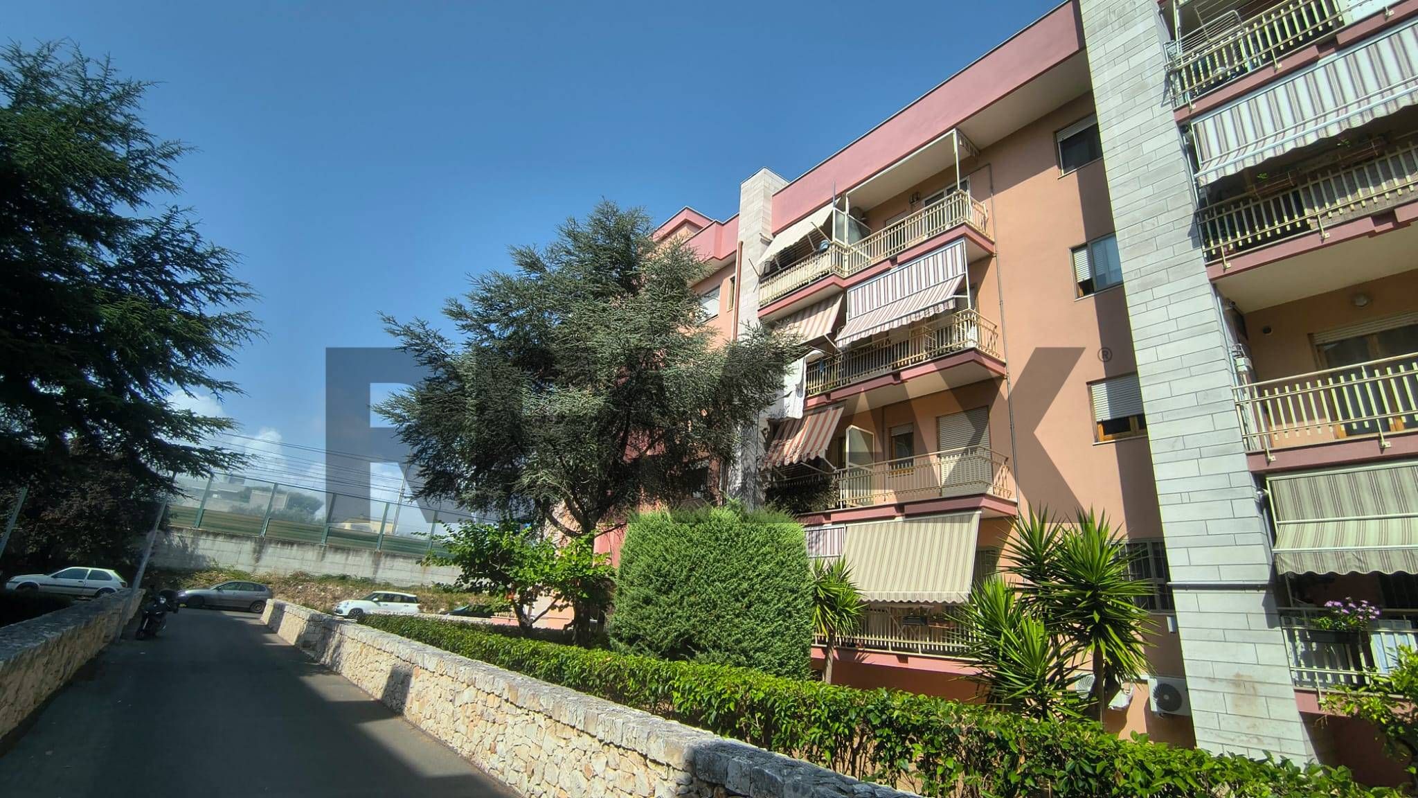 Edificio all'aperto