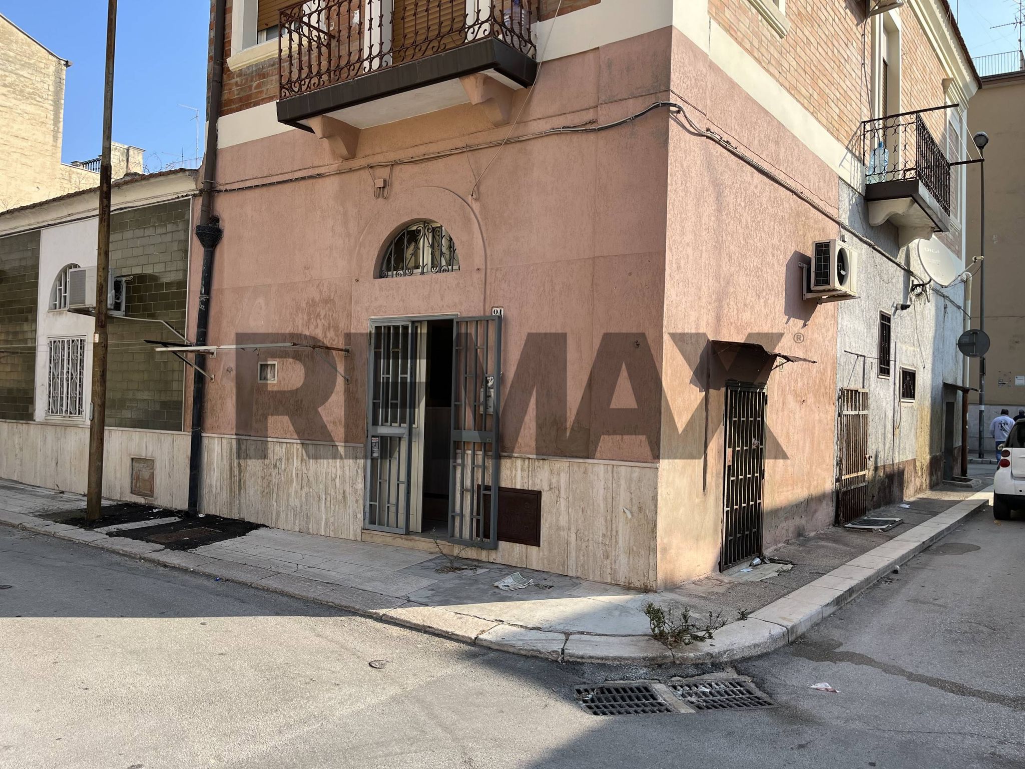 Edificio all'aperto