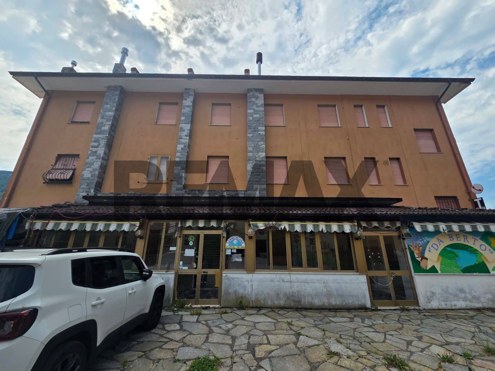 Edificio all'aperto